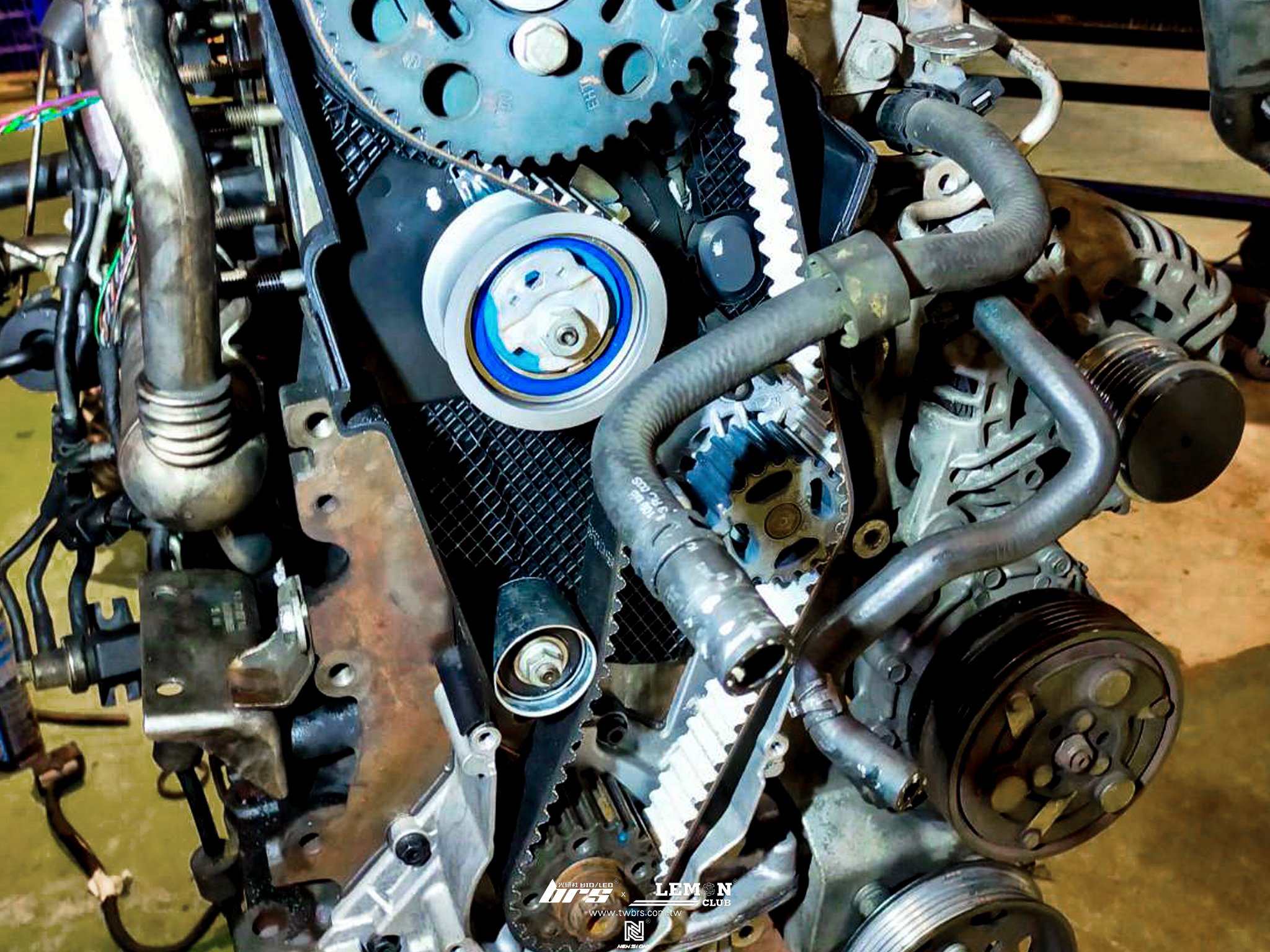 Volkswagen Caddy 保養 上下修理包更換+傳動軸油封更換+渦輪更換+正時皮帶更換