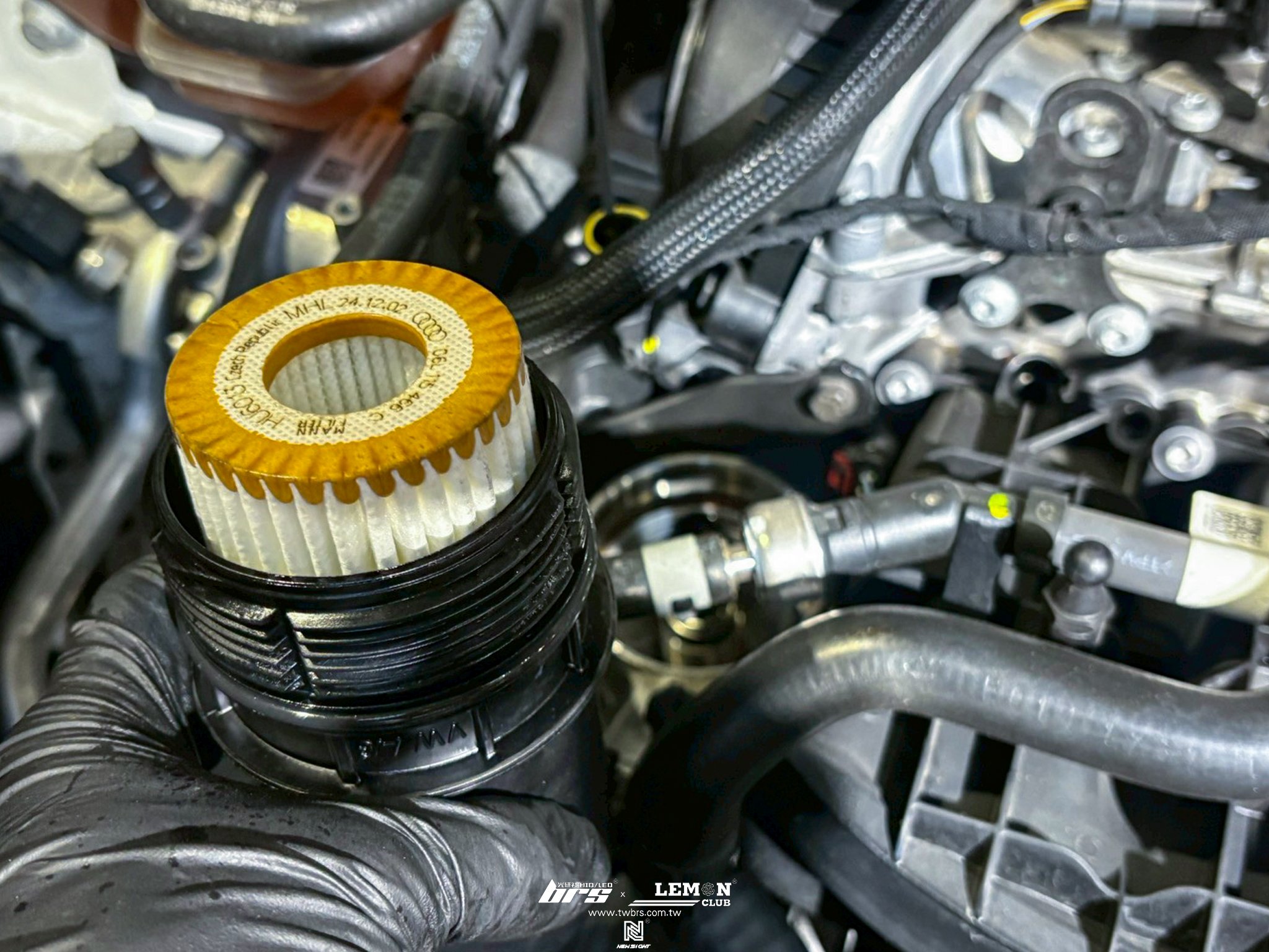 Skoda Kodiaq 安裝 Champion OEM Specific 5W30機油更換+原廠機油芯更換+原廠洩油螺絲+墊片更換