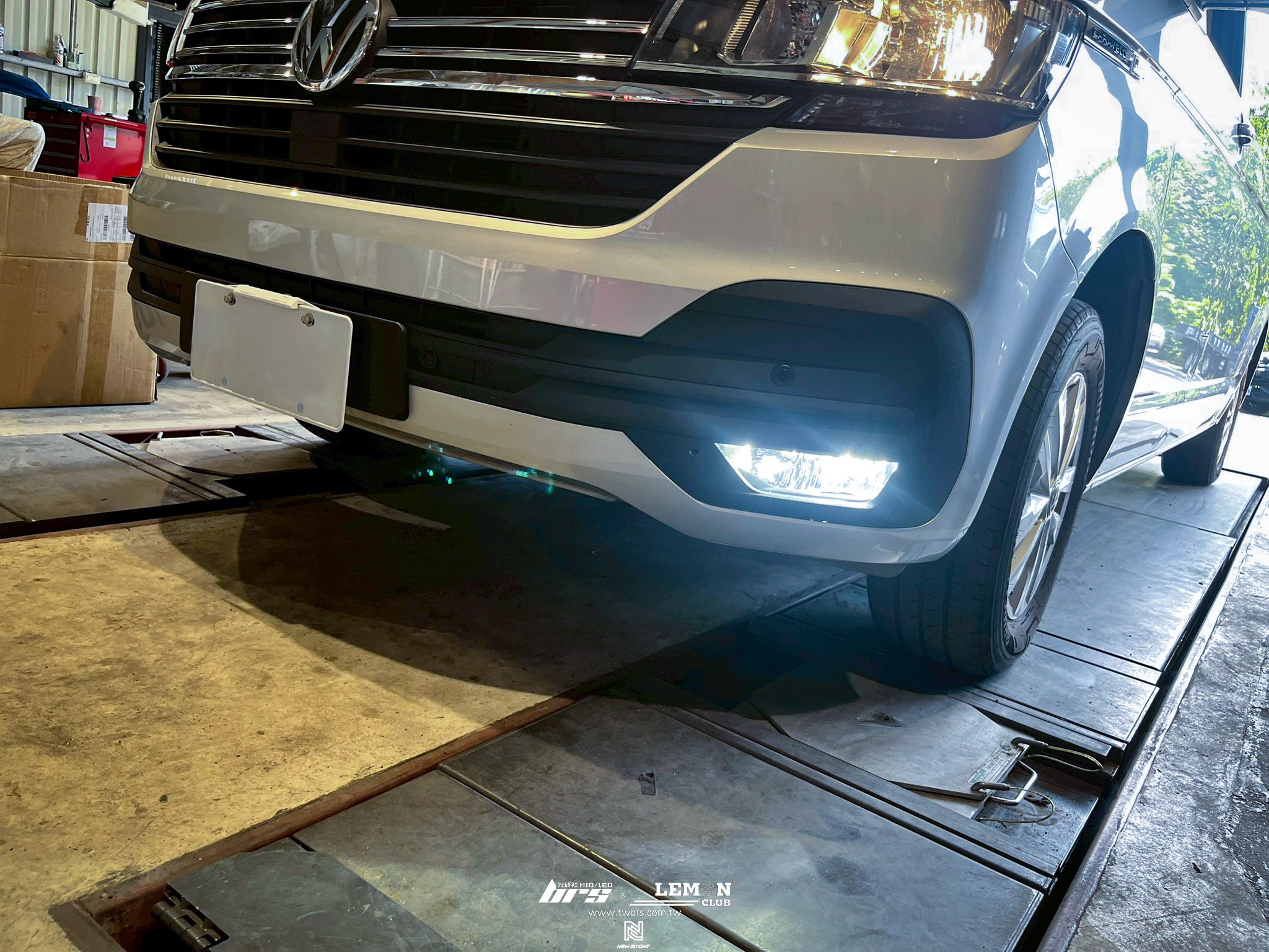 Volkswagen T6.1 Caravelle 安裝 副廠霧燈總成+HIGHLIGHT H11 高階款LED三色霧燈