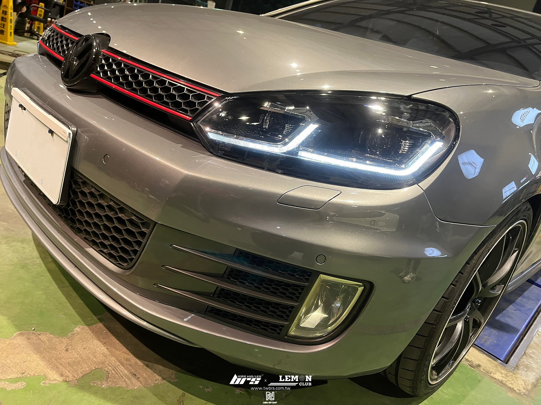 Volkswagen Golf 6 GTI 安裝 6改7.5銀線魚眼大燈總成+Highlight SS款(高階款) 6500K LED+後視鏡流水方向燈+崁入式晴雨窗