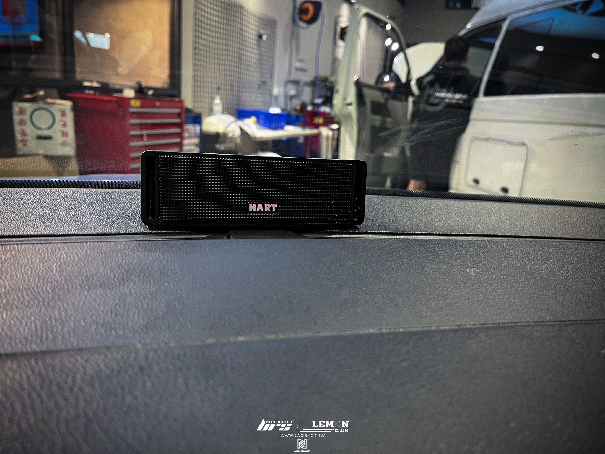 Skoda Rapid 安裝 排檔線接頭+美國HART兩音路中置揚聲器