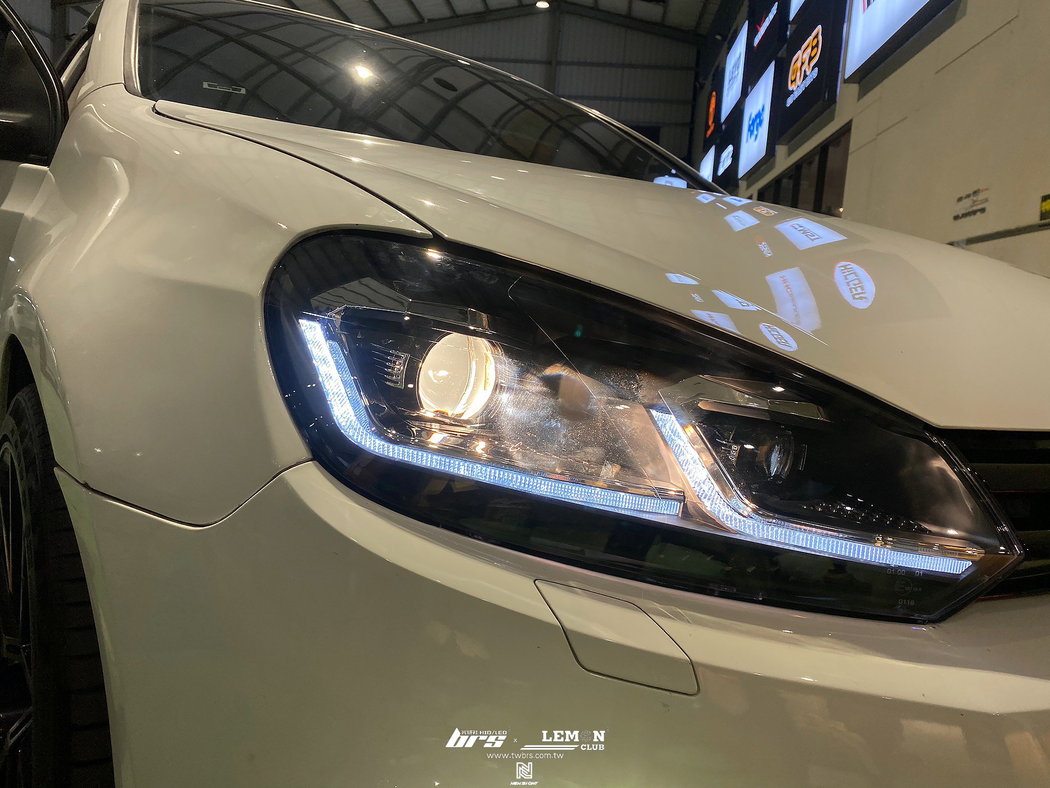 Volkswagen Golf 6 安裝 6改7.5銀線魚眼大燈總成