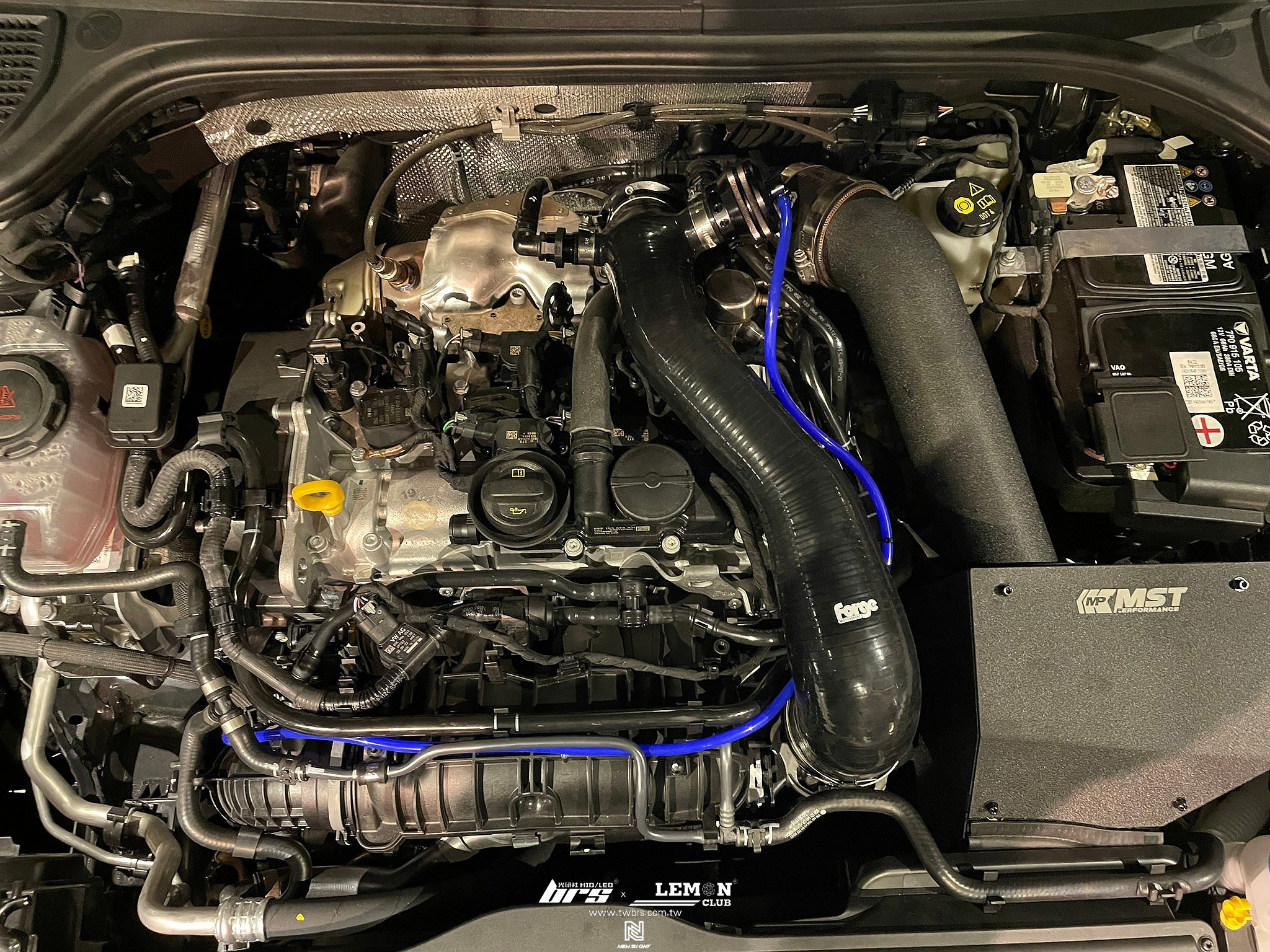 Volkswagen Golf 8 安裝 LUFI 全液晶OBD多功能儀表+Forge MQB 1.5 專用外洩式洩壓閥套件