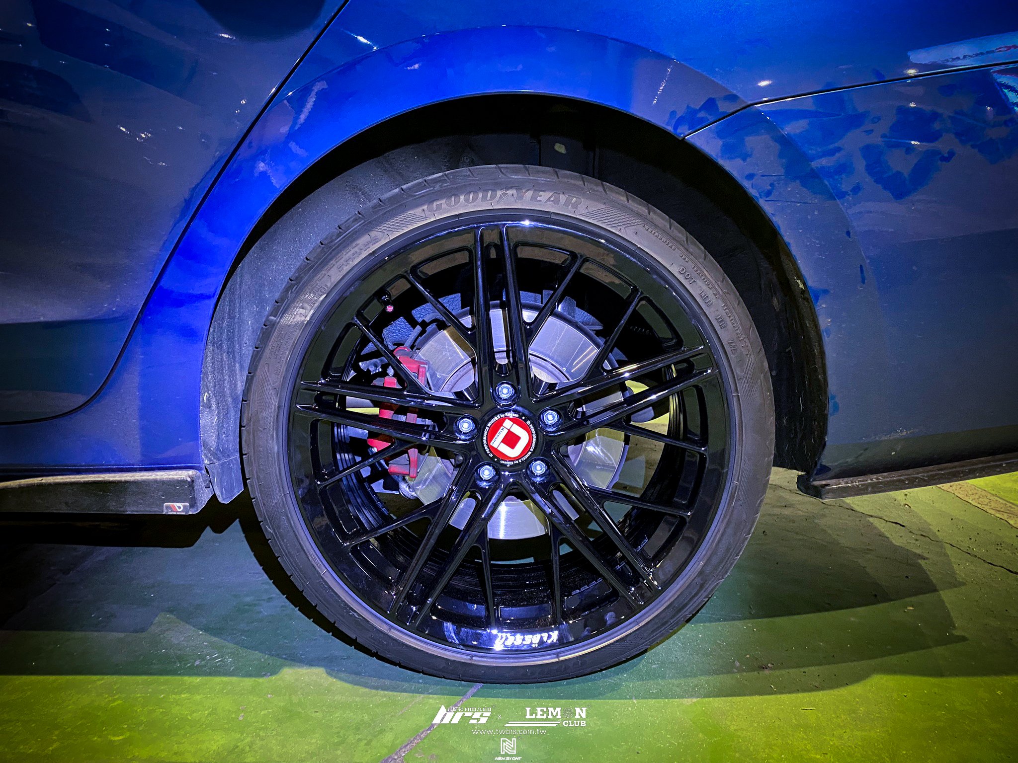 Skoda Octavia 安裝 KlasseniD F53R-12 鋁圈+原廠直接式胎壓系統搭配ORO金屬黑氣嘴