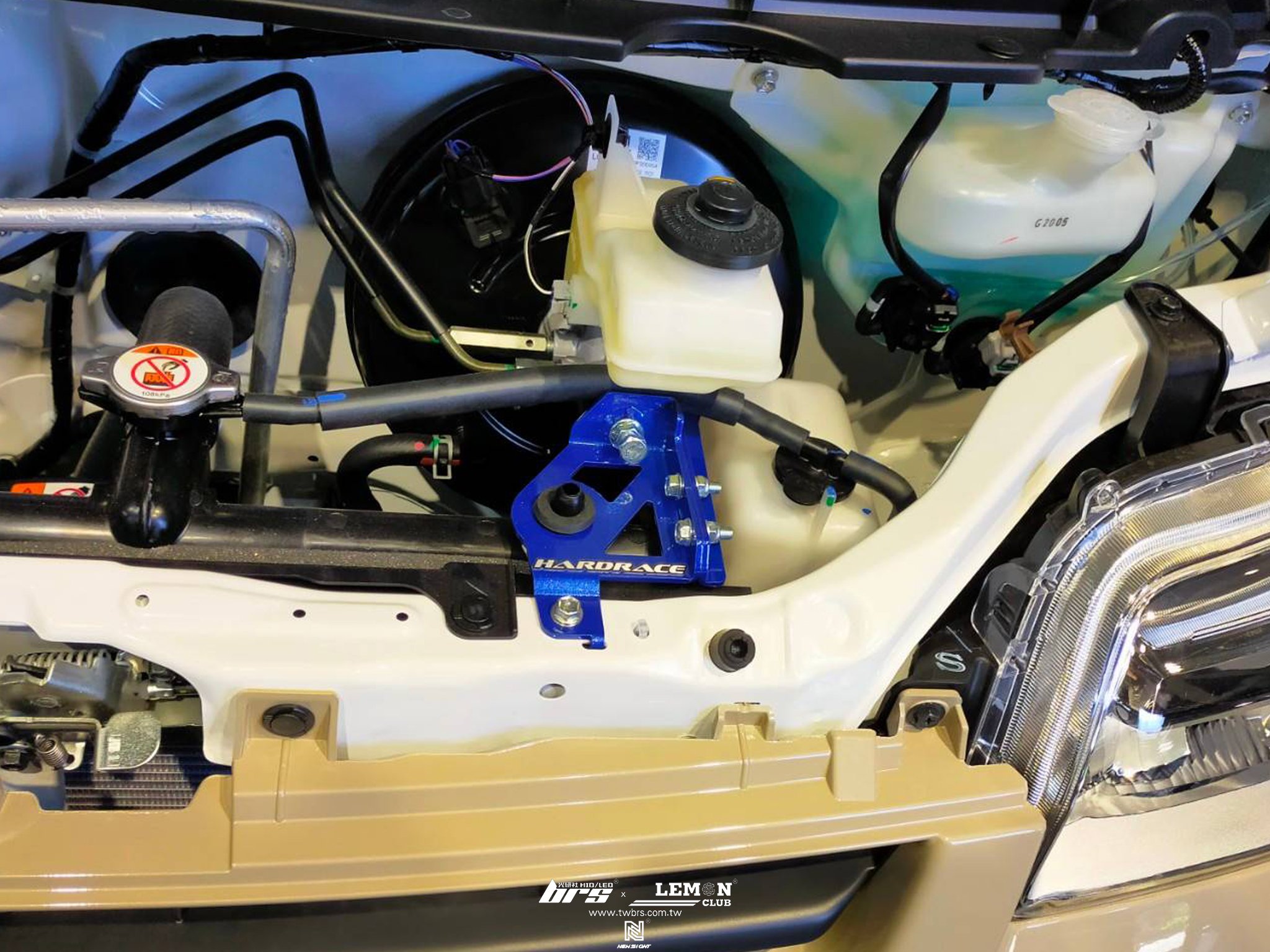 Toyota Town Ace 安裝 D2避震器+HARDRACE 可調式第五連桿+HARDRACE 後彈簧緩衝墊+K&N 高流量空氣濾芯+HARDRACE 煞車總泵頂桿+D1 Spec油門加速器