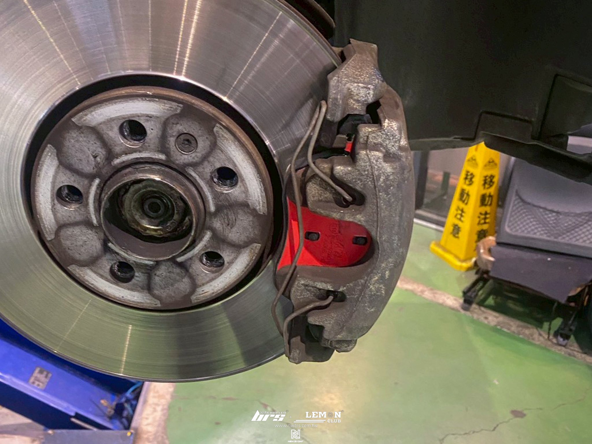 Skoda Fabia 安裝 Brembo前來令片+Brembo後來令片