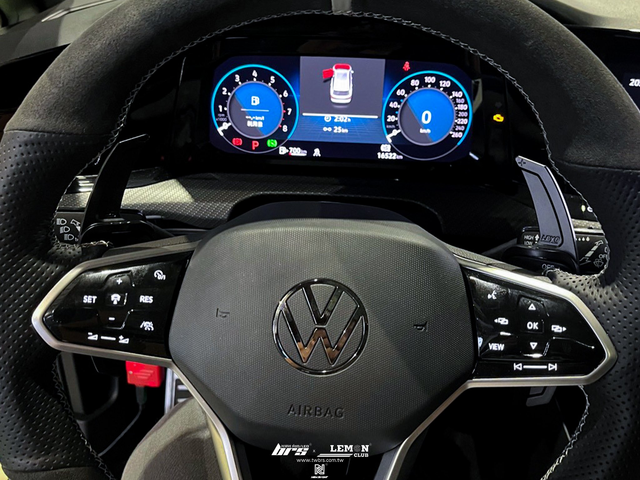 Volkswagen Golf 8 Variant 安裝 類MAX前下巴V1+亮黑後視鏡蓋+Leyo換檔撥片