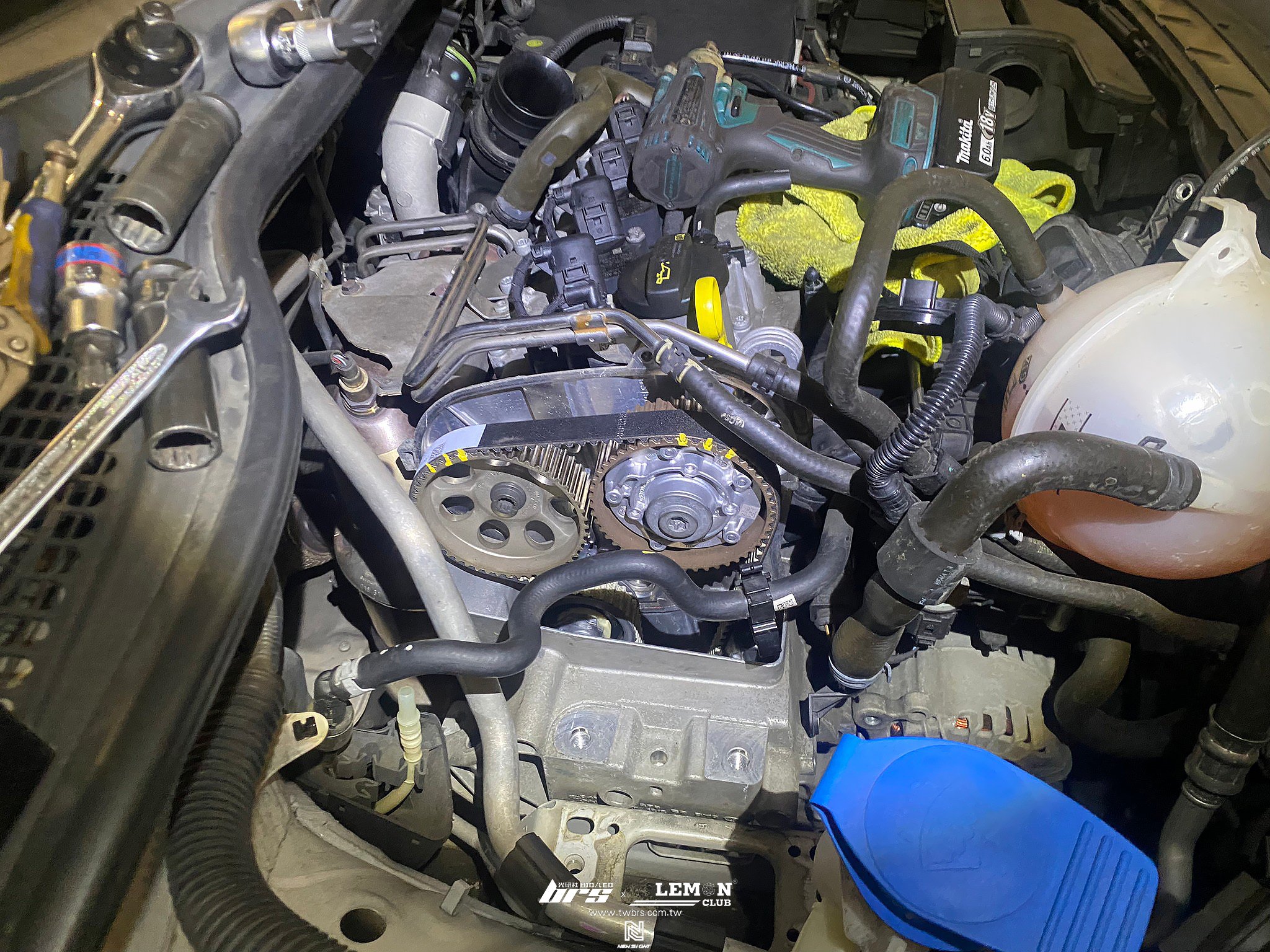 Skoda Yeti 保養(原廠機油芯+原廠火星塞+原廠進氣濾芯+杏合醫療級MQB冷氣空調濾芯+正時套組)