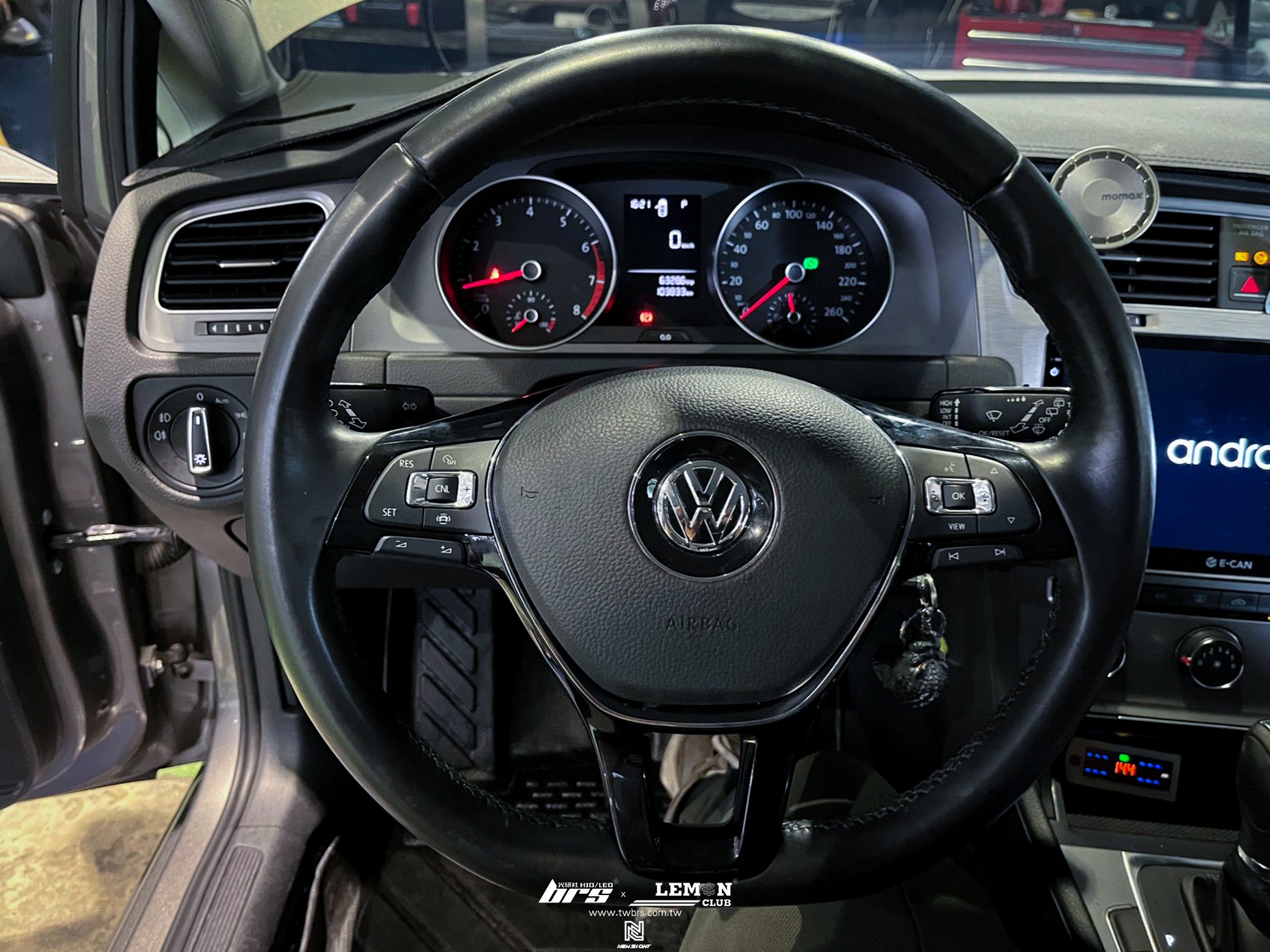 Volkswagen Golf 7 安裝 多功能方向盤按鍵
