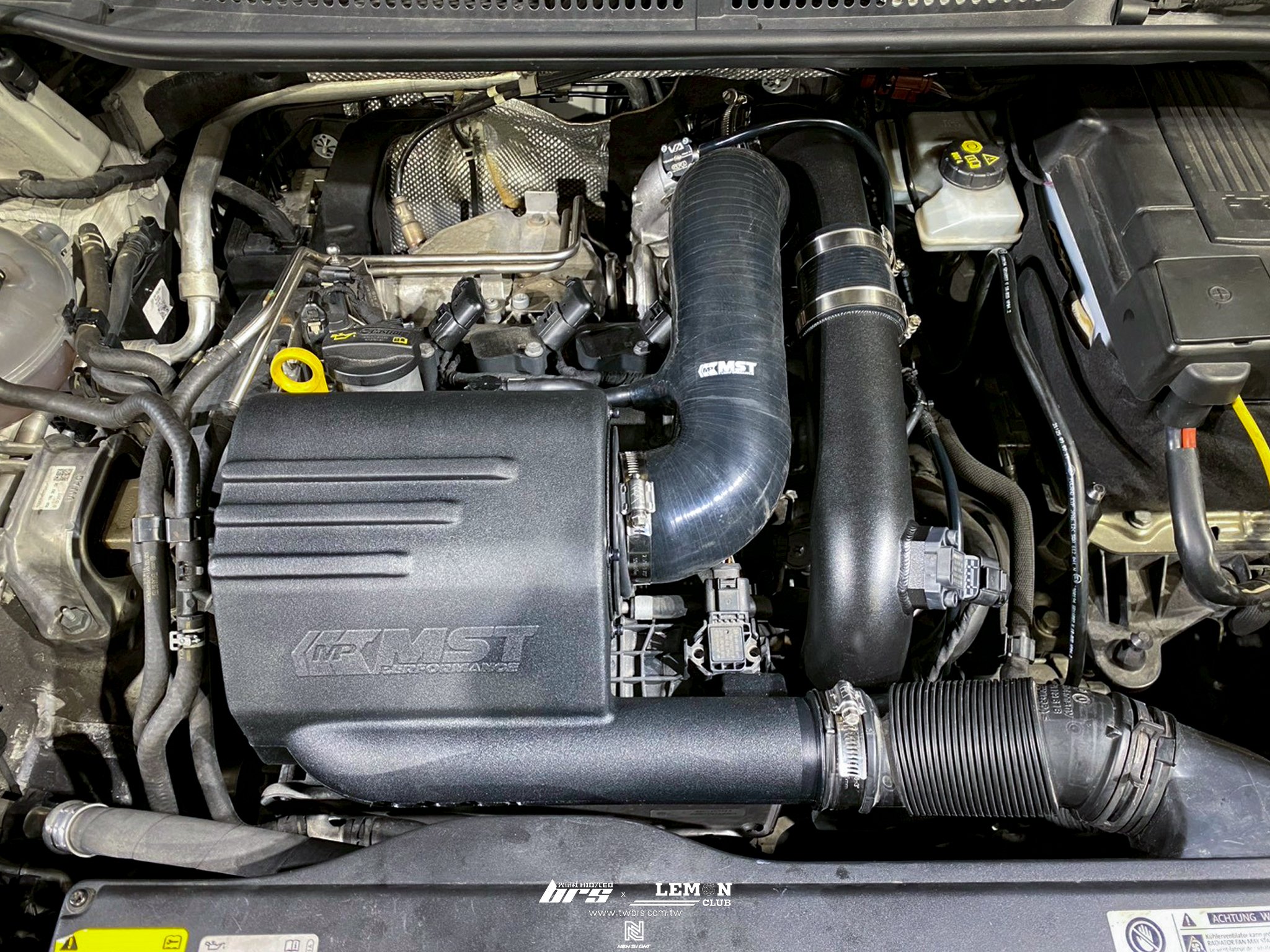 Volkswagen Touran 安裝 MST進氣系統+BARKERLI渦輪管+電子外洩式強化洩壓閥