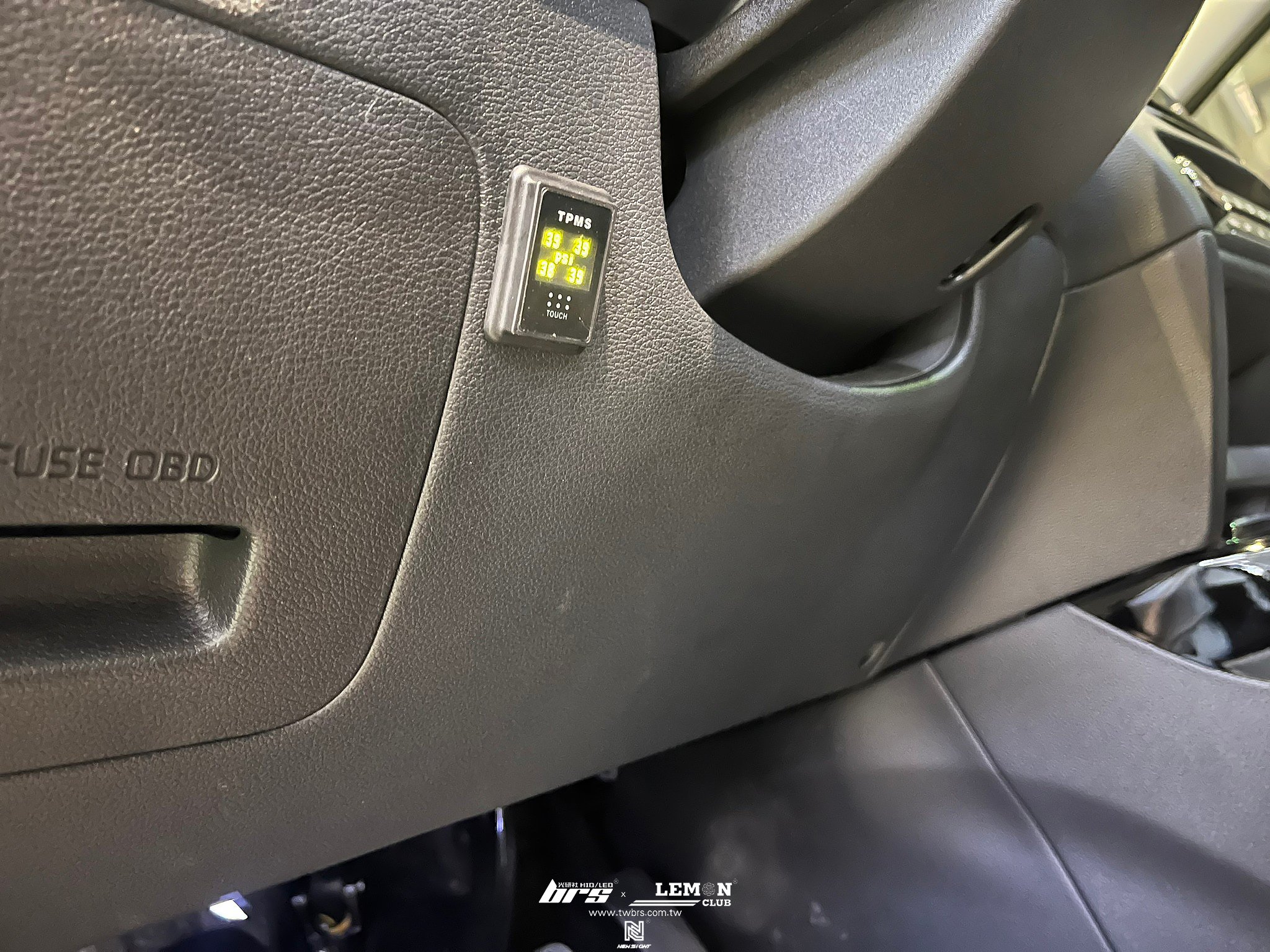 KIA Ceed 安裝 盲塞式胎壓偵測器