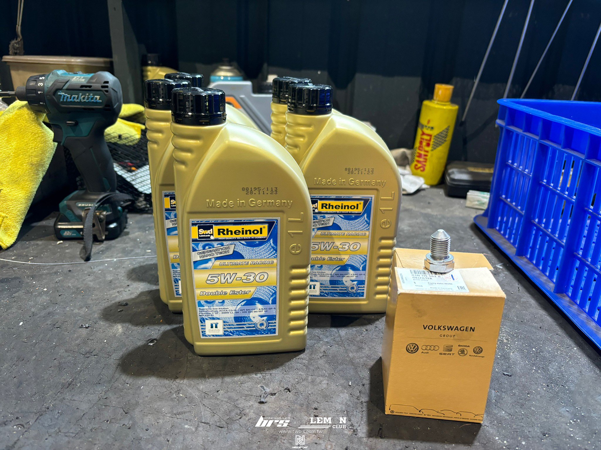 Skoda Octavia 保養 德國Rheinol萊茵機油5W30更換+原廠機油芯更換+原廠洩油螺絲+墊片更換