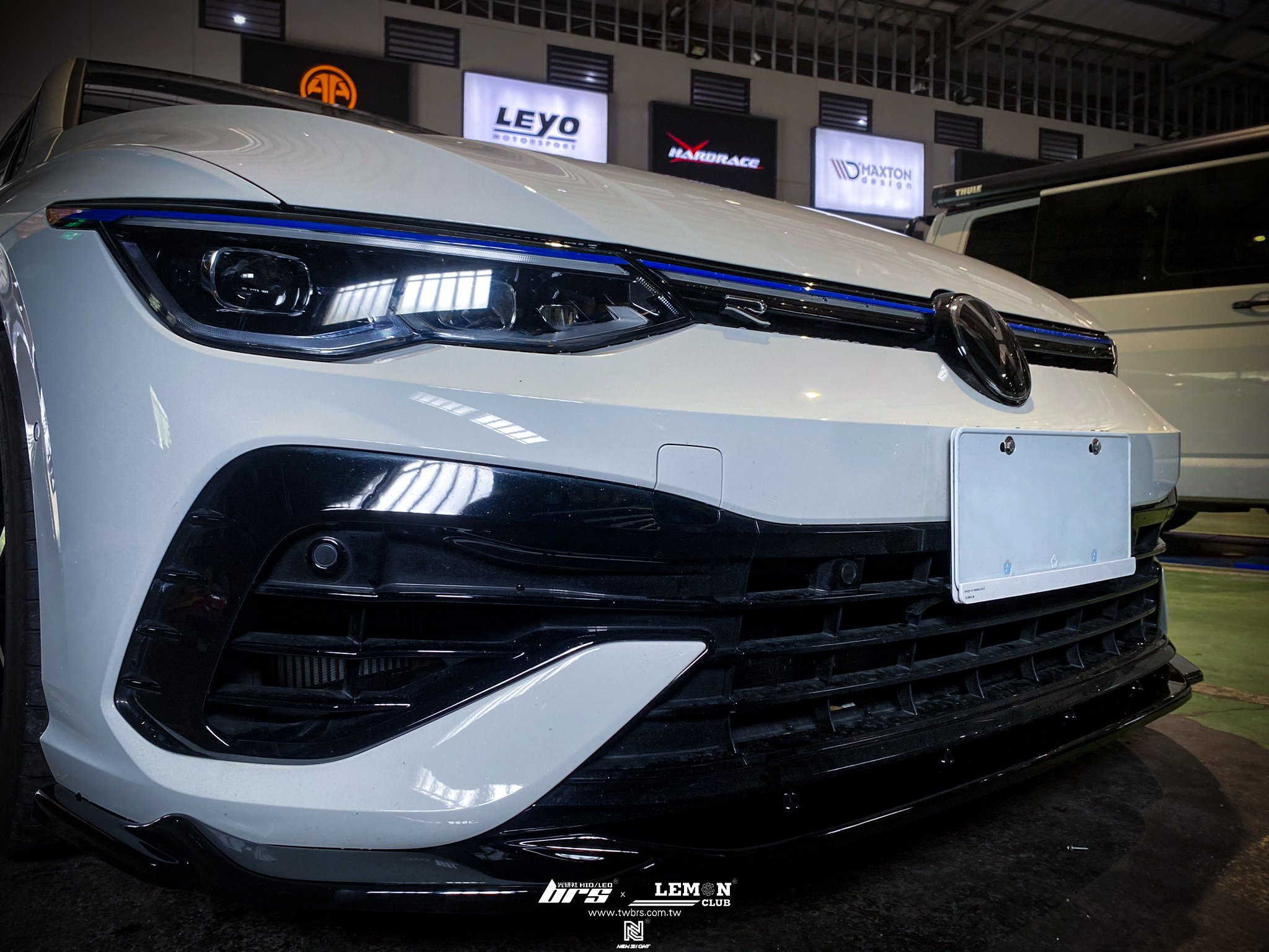 Volkswagen Golf 8 R 安裝 類MAX前下巴-V1