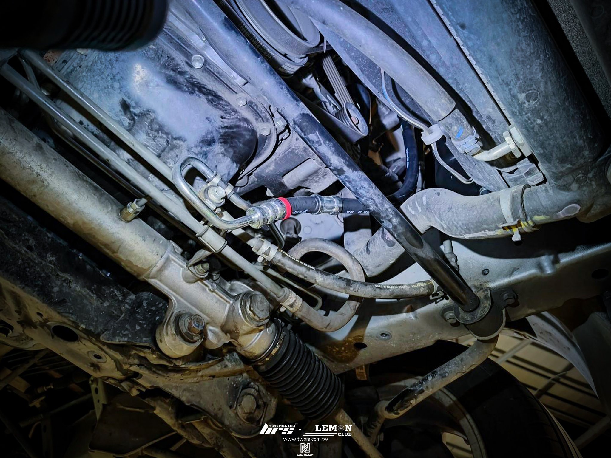 Toyota Hiace Solemio 保養 方向機油管更換