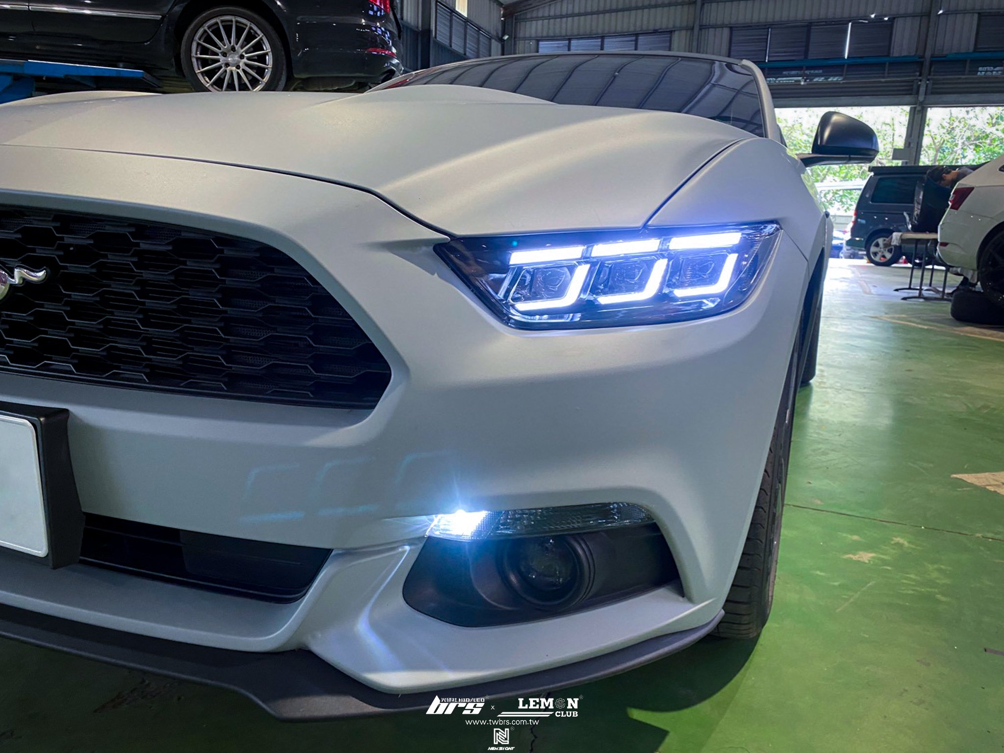 Ford Mustang 安裝 6代改7代式樣全LED大燈總成