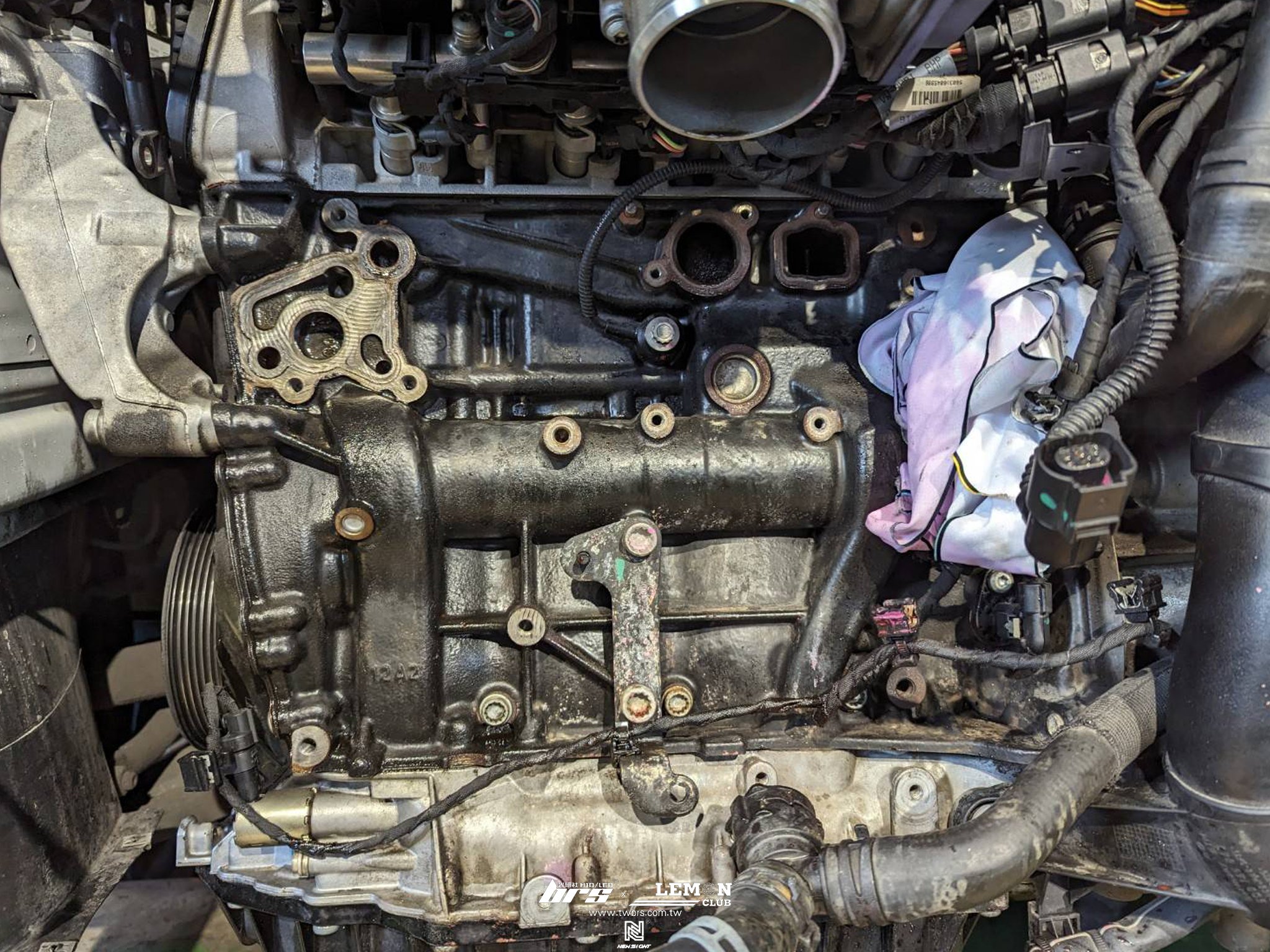Volkswagen Golf 7 保養(節溫器更換+水泵浦更換+機油冷卻器更換)