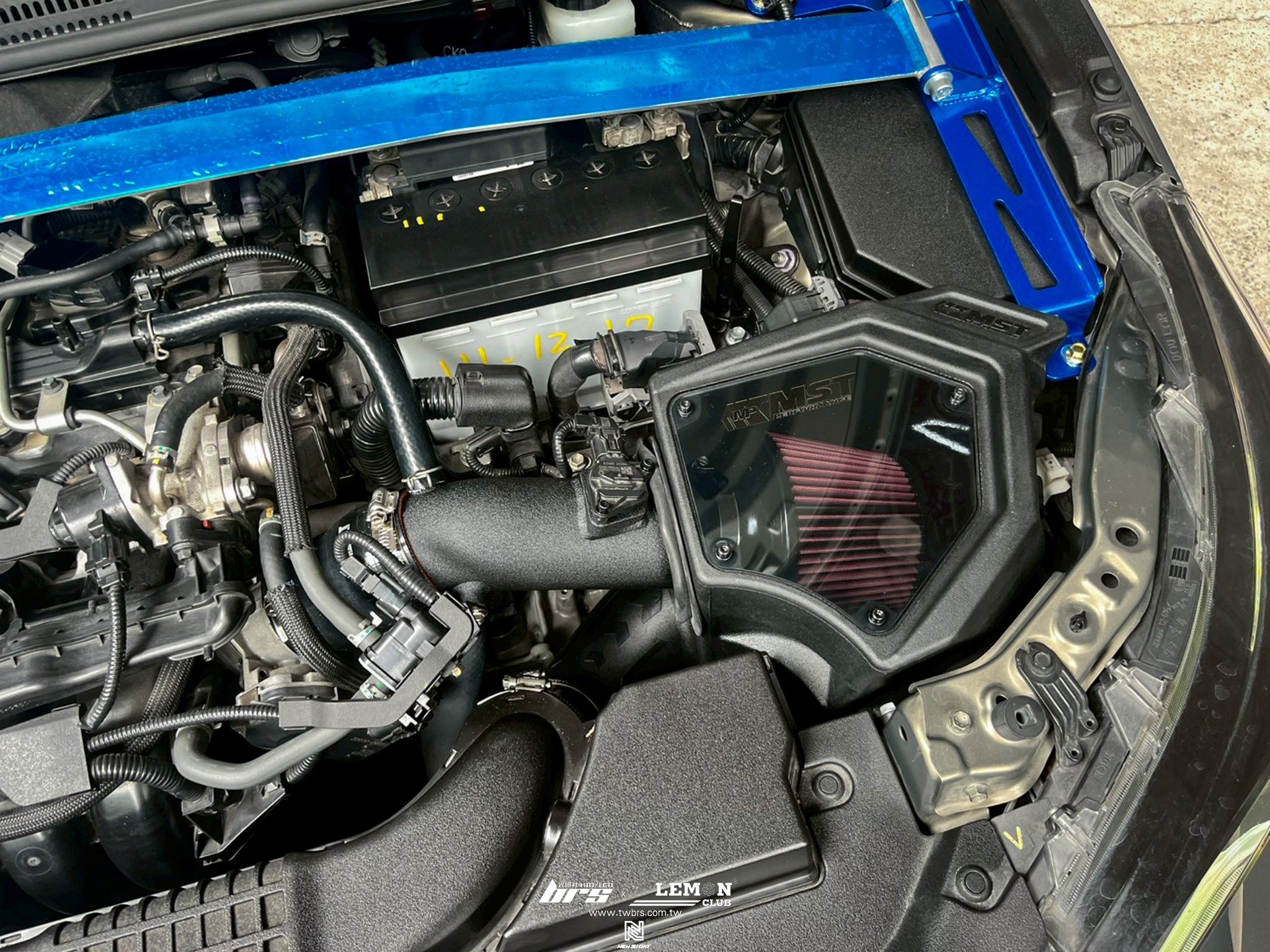 Toyota Auris 安裝 MST 進氣系統