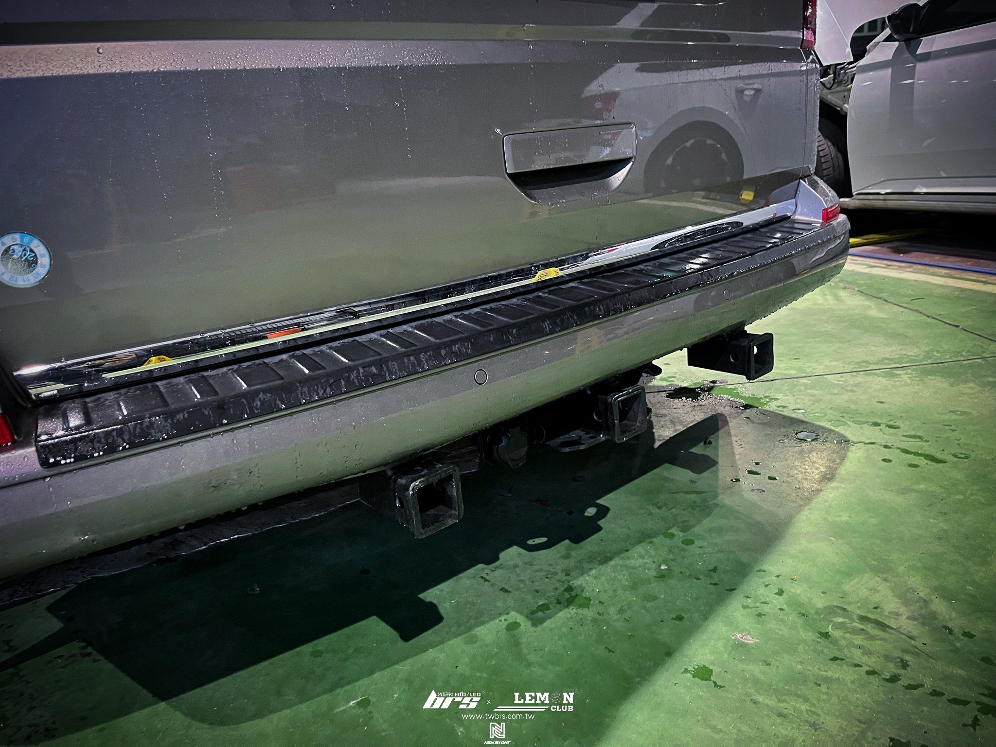 Volkswagen T6.1 安裝 美式三孔拖車勾(載重加強版)+原廠拖車勾線組