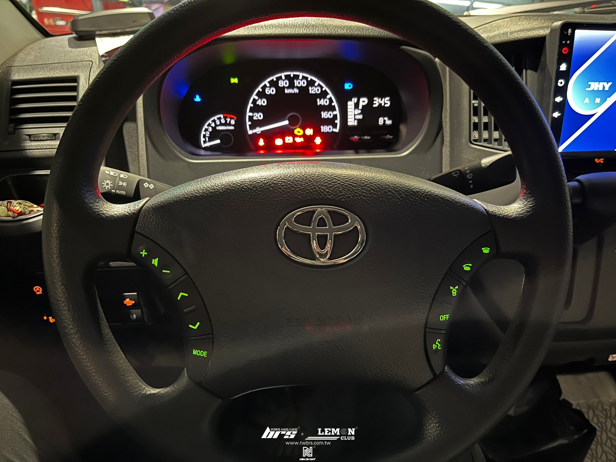 Toyota Town Ace 安裝 原廠方向盤多功能按鍵