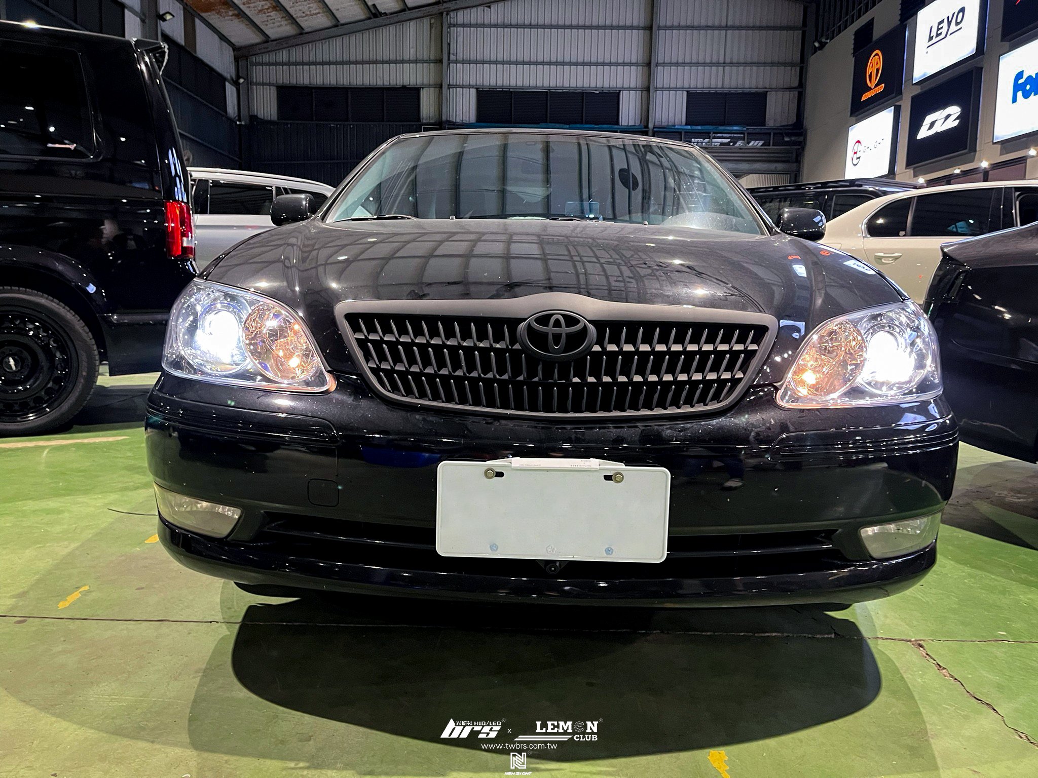 Toyota Camry 安裝 魚眼大燈總成