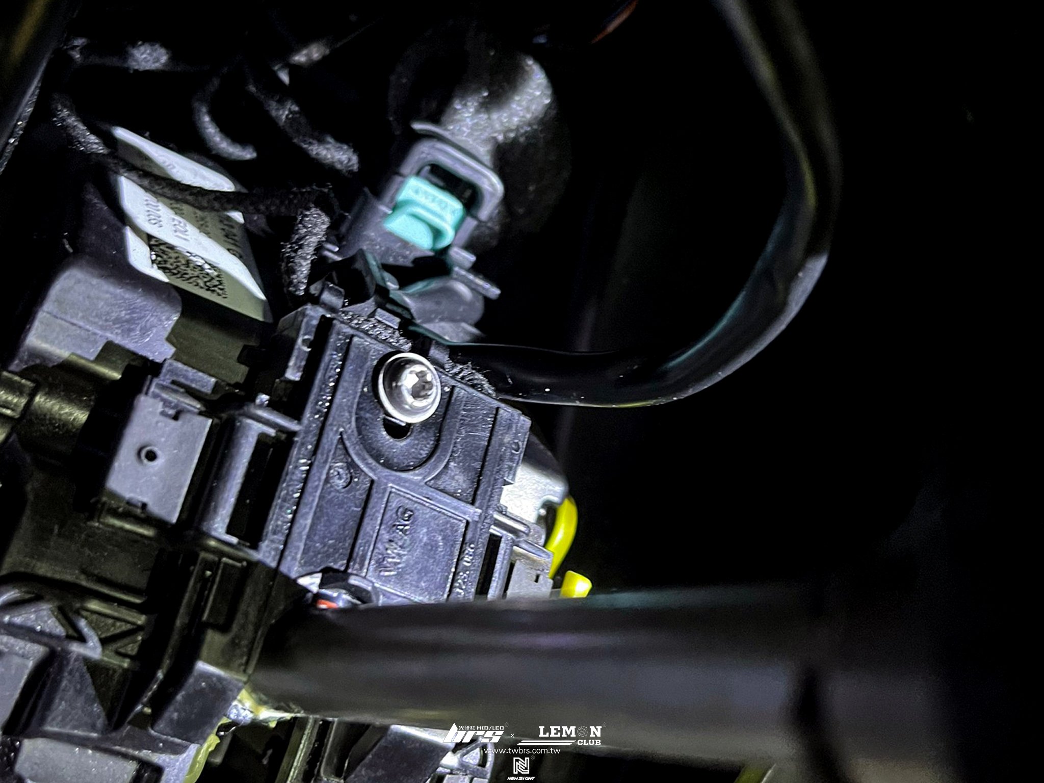 Skoda Ovtavia 保養 檔位感知器更換