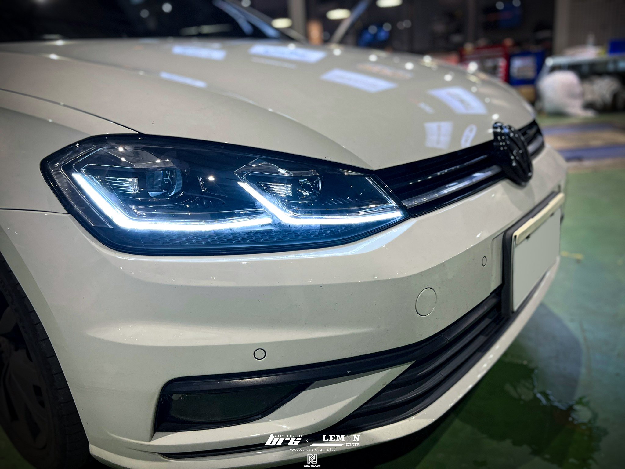 Volkswagen Golf 7.5 安裝 銀線魚眼大燈總成