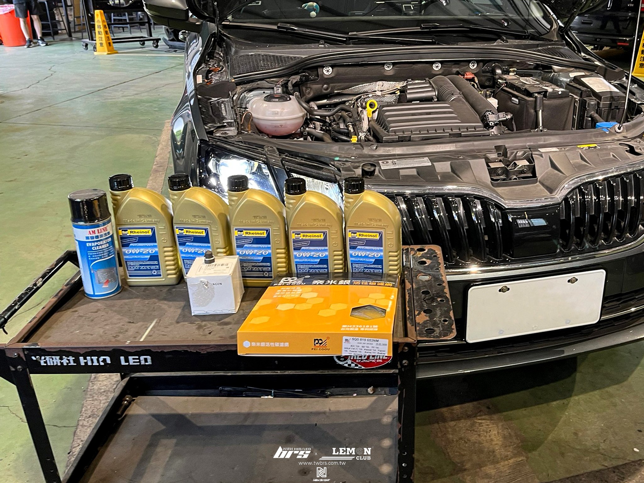 Skoda Octavia 保養 德國Rheinol萊茵機油0W20更換+原廠機油芯更換+原廠洩油螺絲+墊片更換+MQB奈米銀抗菌活性碳冷氣濾芯更換+冷氣循環清洗+冷凍油更換+蒸發器清洗