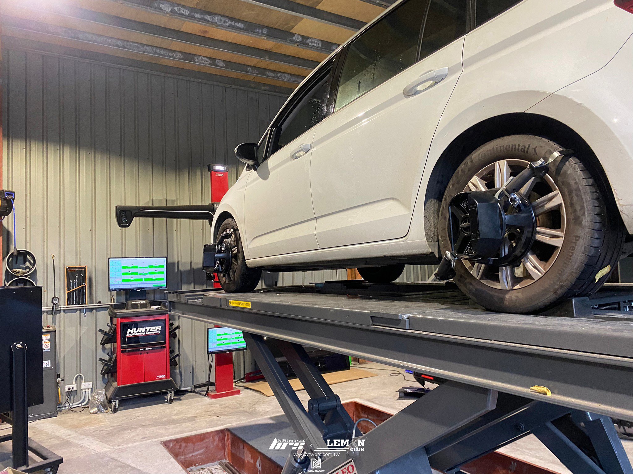 Volkswagen Touran 保養 原廠引擎腳更換+原廠變速箱腳更換+工字樑襯套更換+HUNTER 3D電腦四輪定位