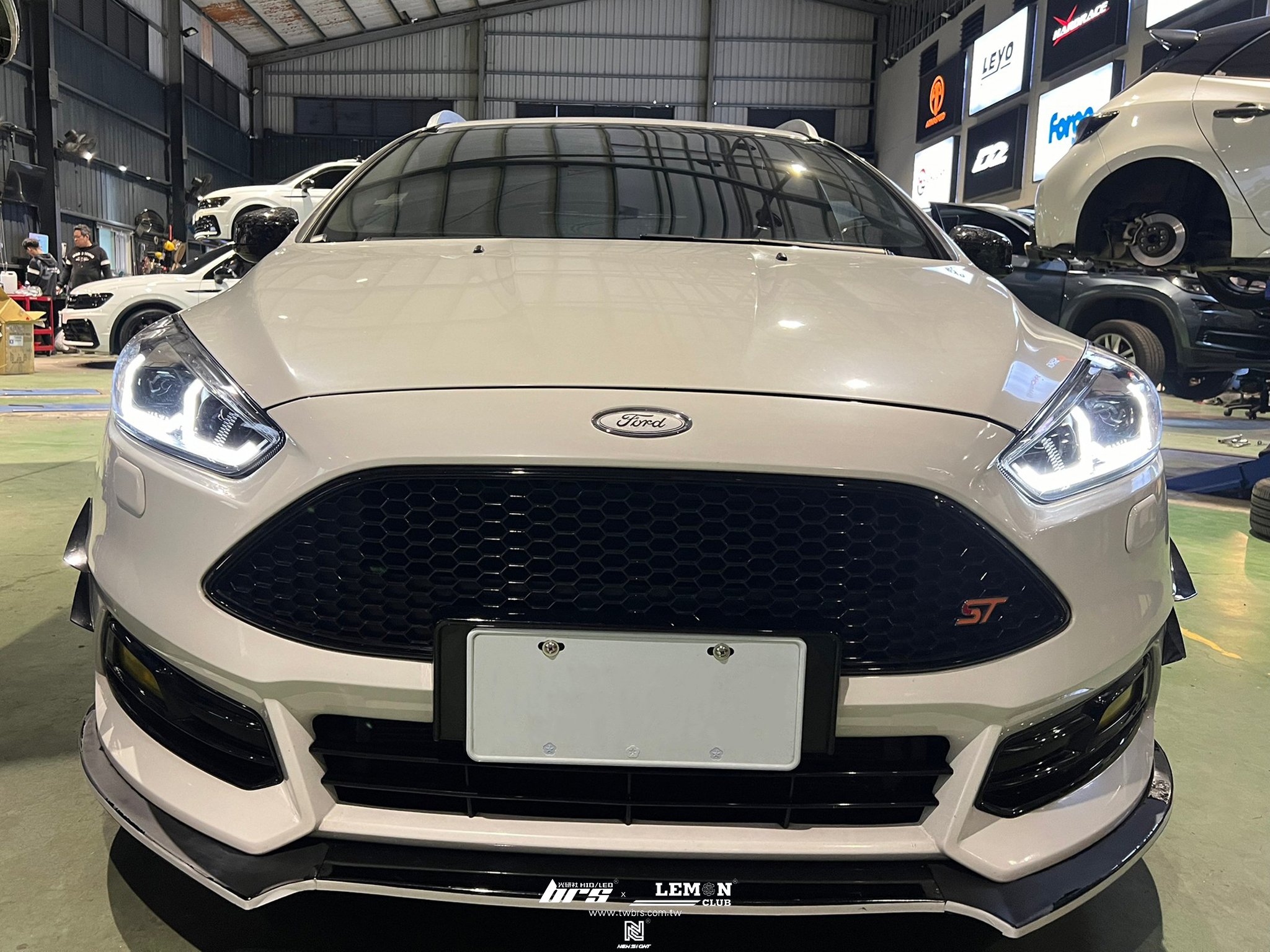Ford Focus MK3.5 安裝 雙U全LED大燈總成