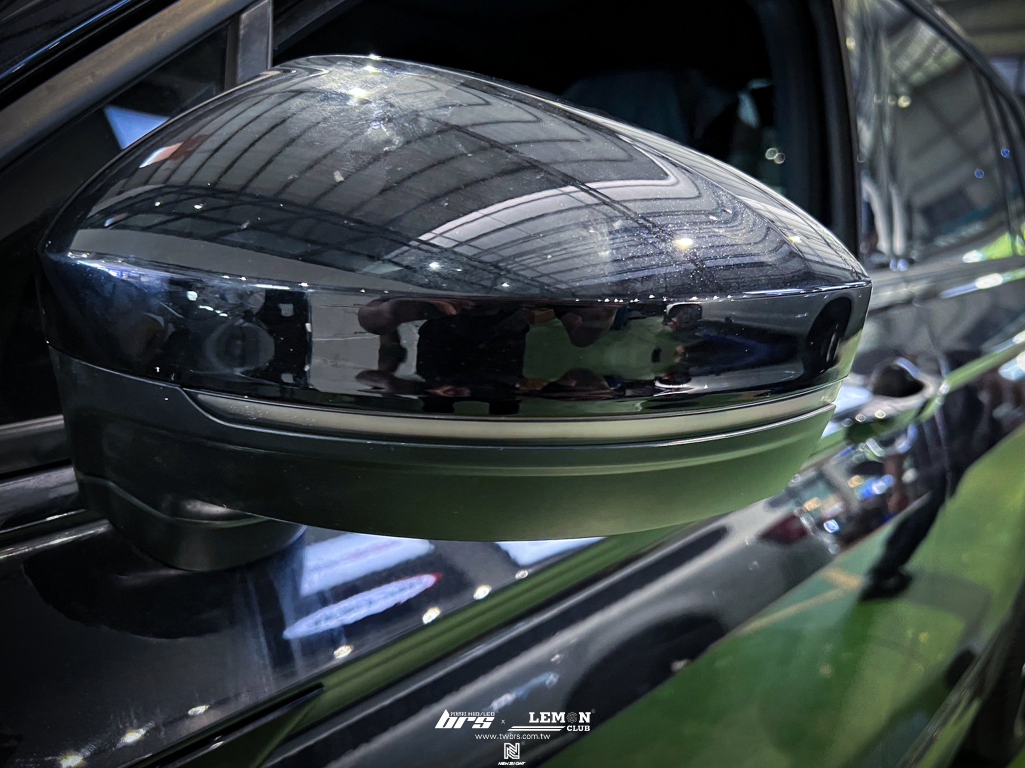 Volkswagen New Tiguan 安裝 專用後視鏡流水LED方向燈