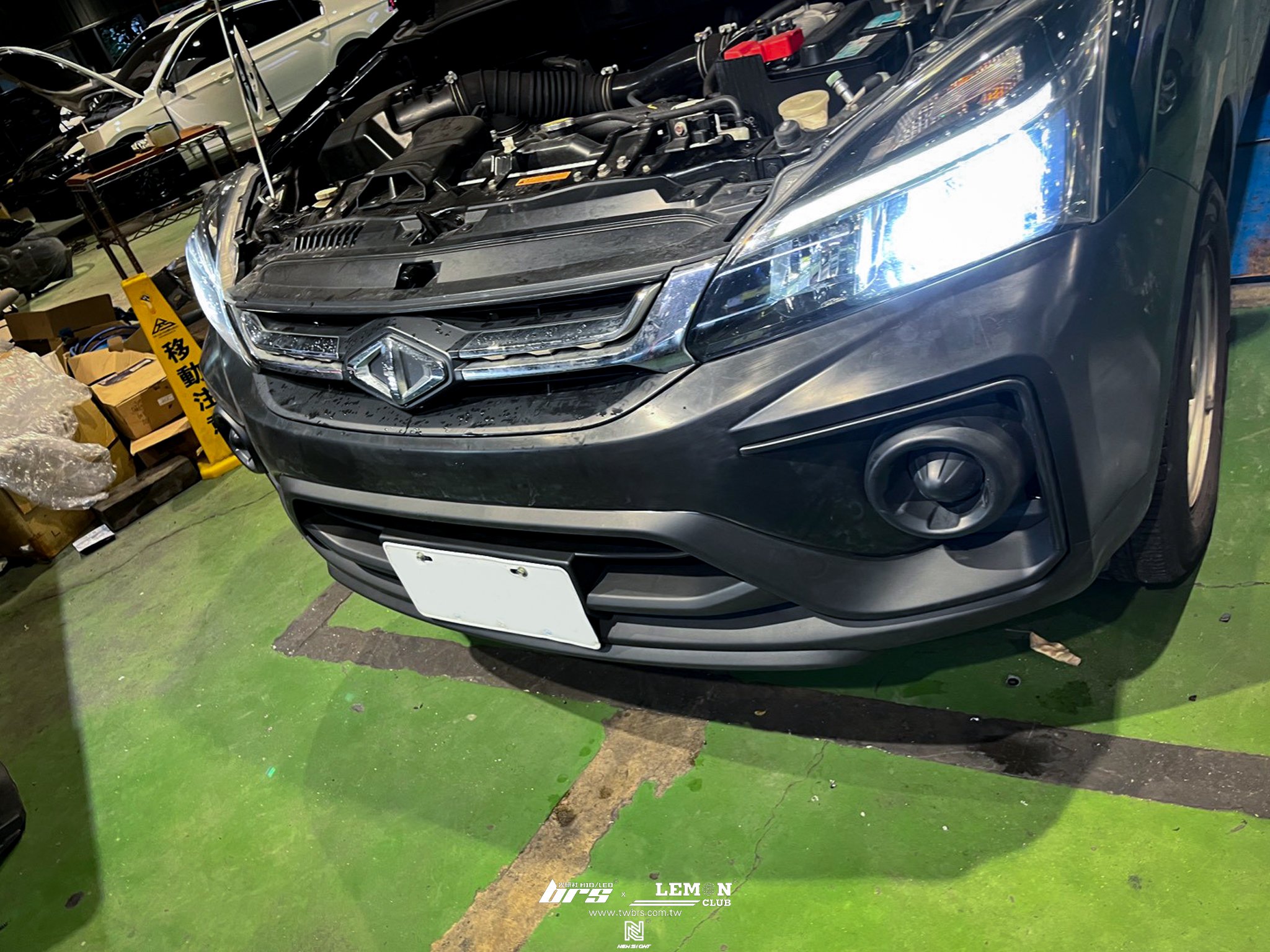 Mitsubishi Zinger 安裝 副廠前保桿