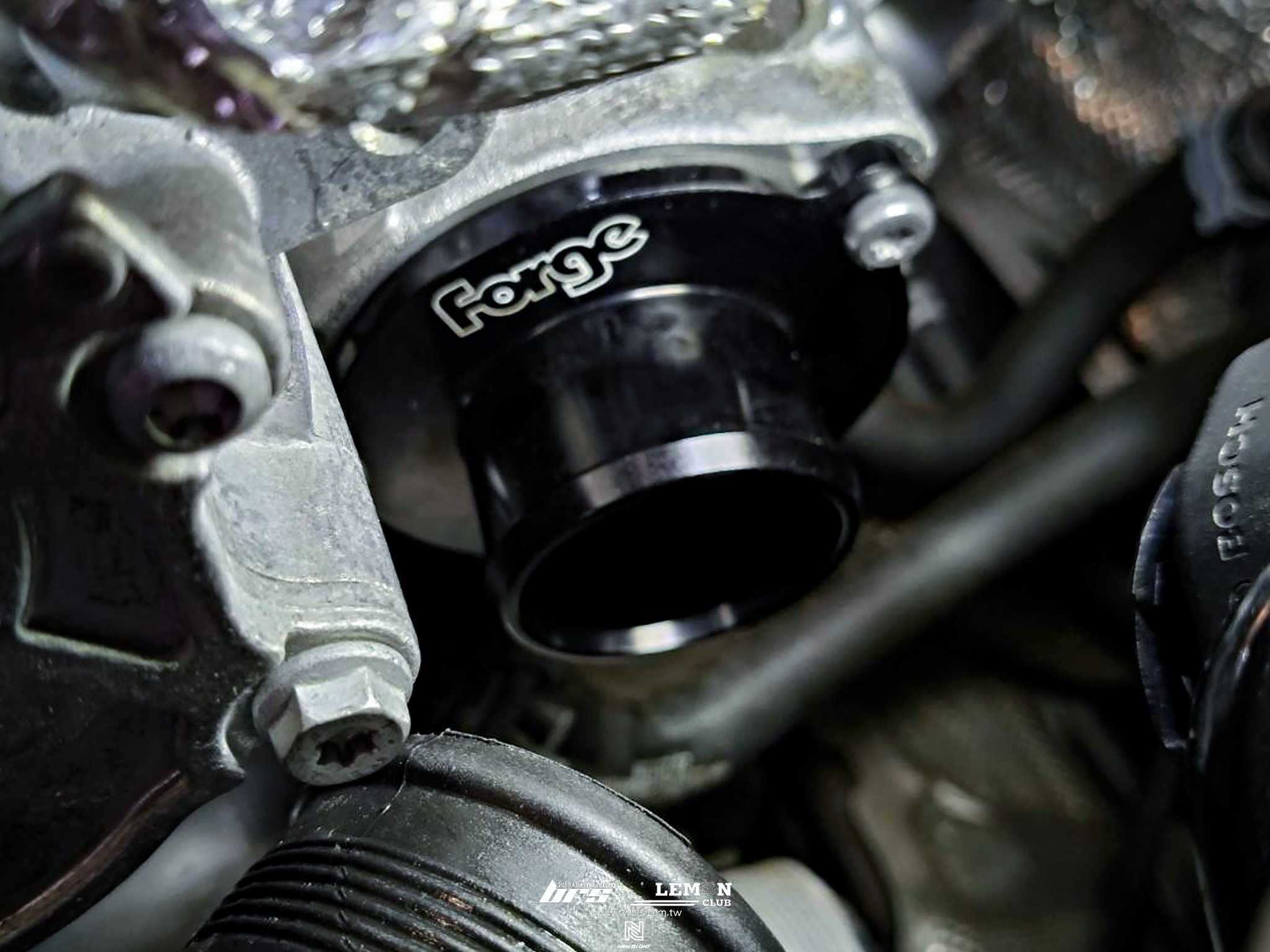Volkswagen Golf 8 GTI 安裝 Forge 渦輪進氣管+Forge 渦輪增流管