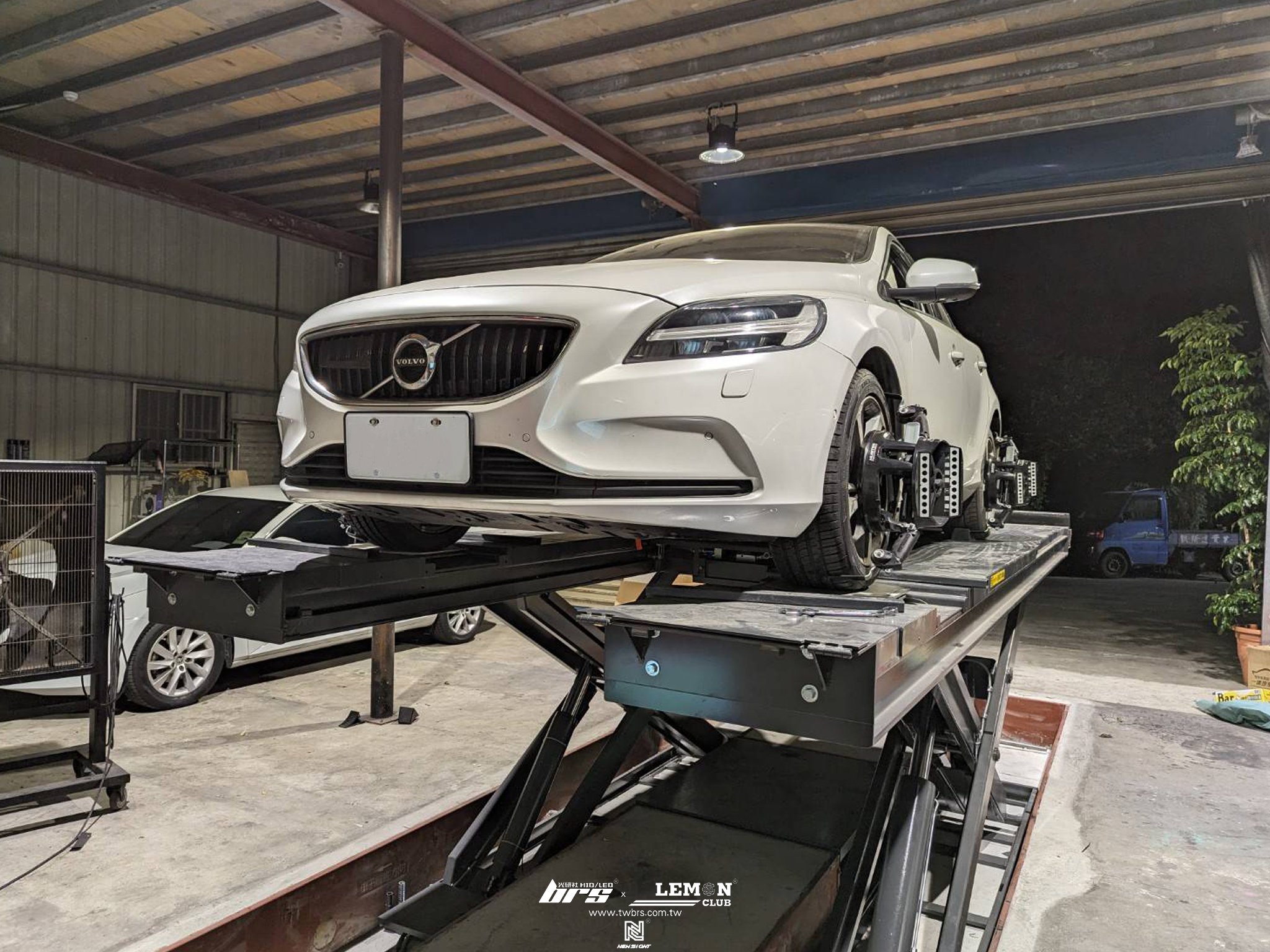 Volvo V40 T3 保養
