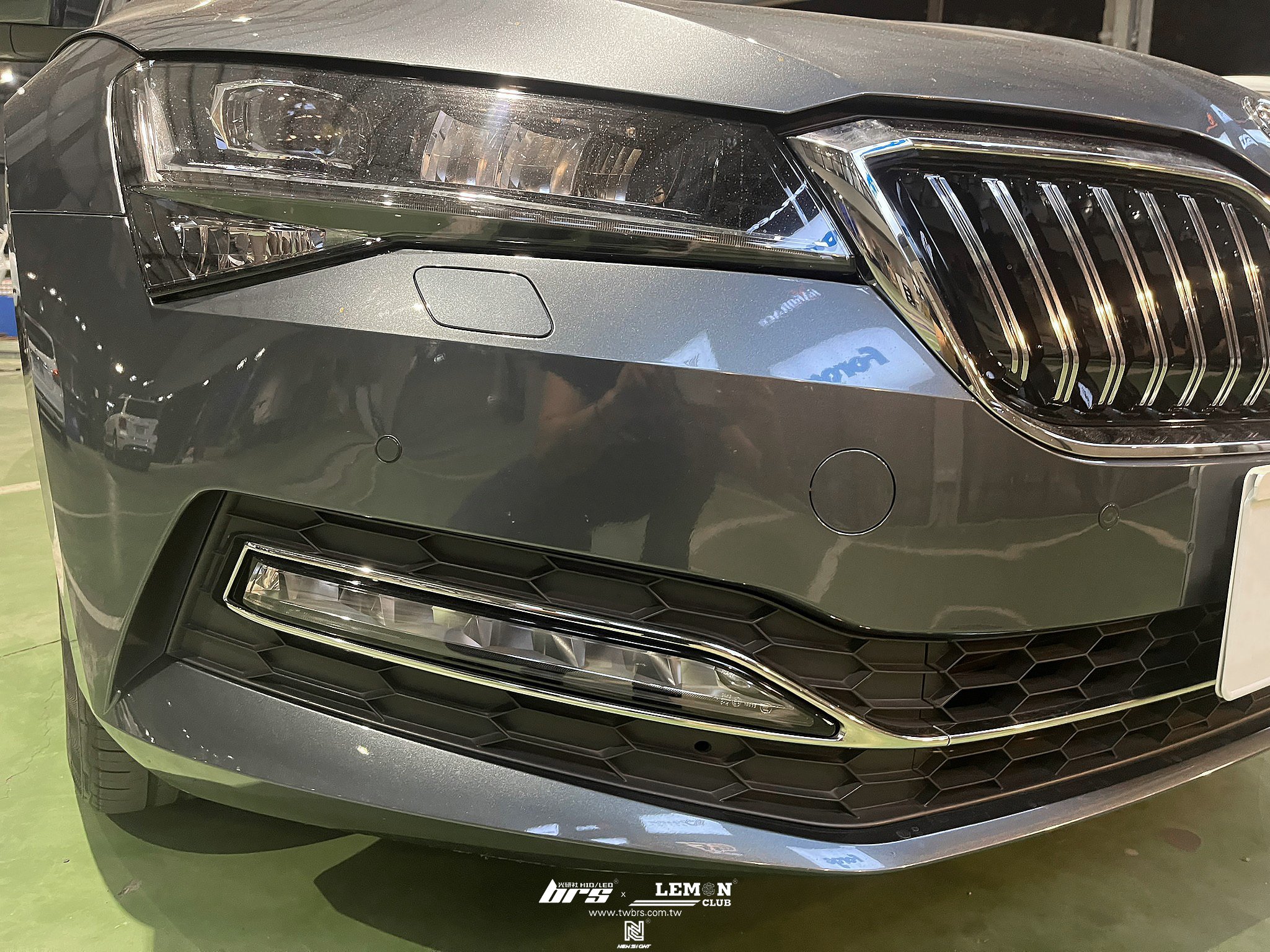 Skoda Superb 安裝 前4雷達+原廠直接式胎壓(二代胎壓)+胎壓ORO金屬氣嘴(銀色)