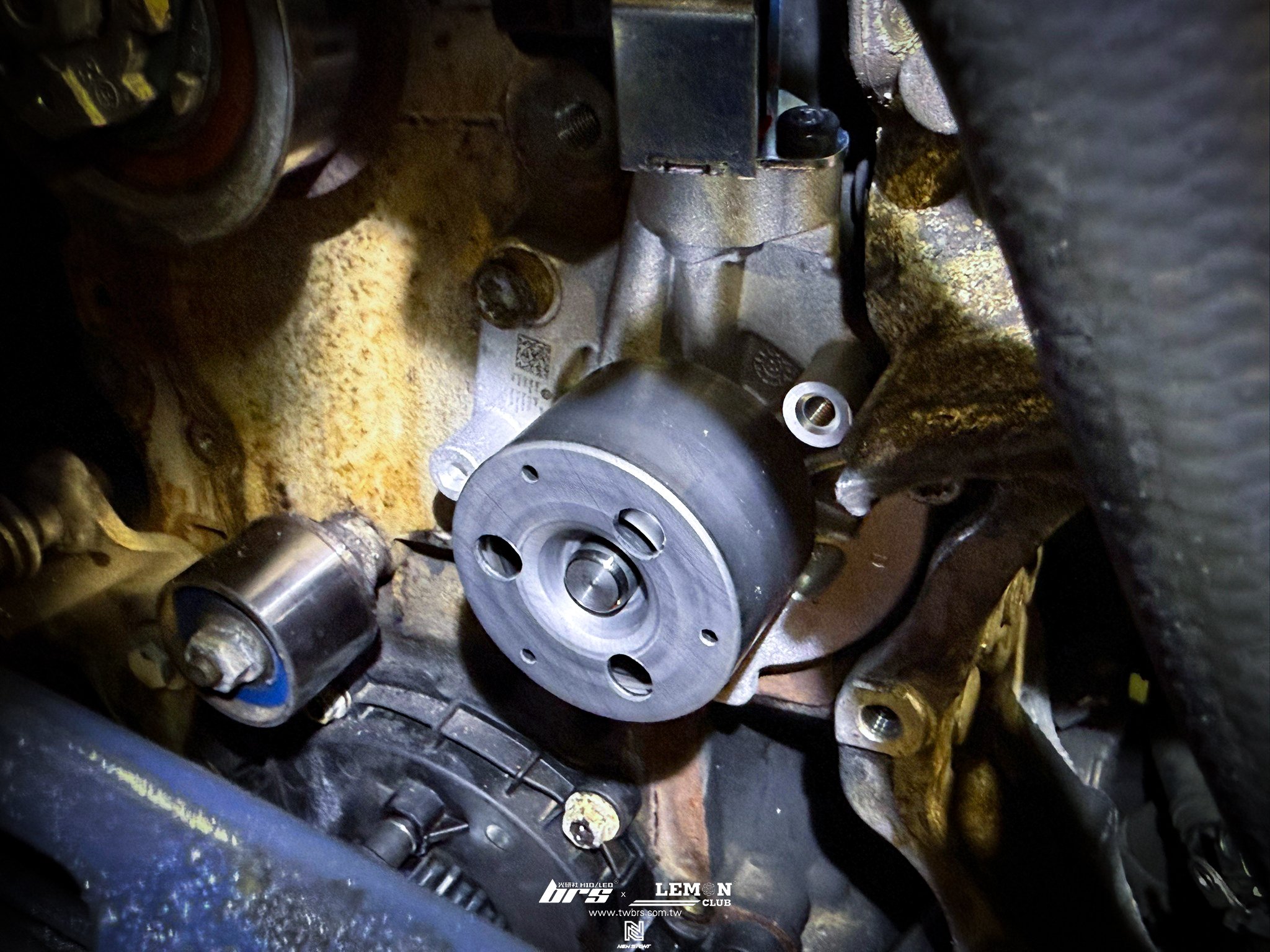 Volkswagen Golf 7 保養 發電機單向軸承更換+水泵浦+外皮帶更換+DPF壓差感知器更換