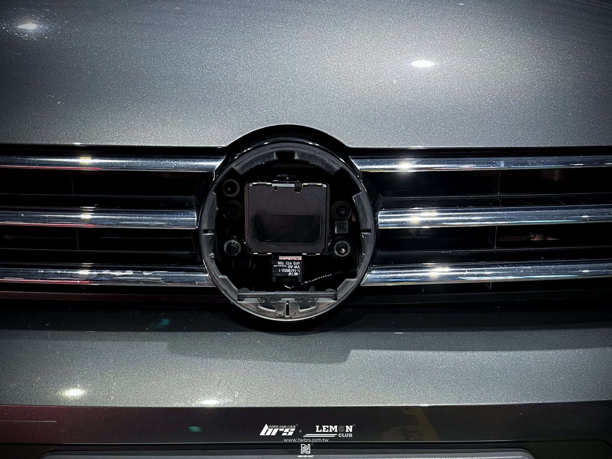 Volkswagen Touran 安裝 ACC主動巡航車距控制系統+3Q網關型離手晶片