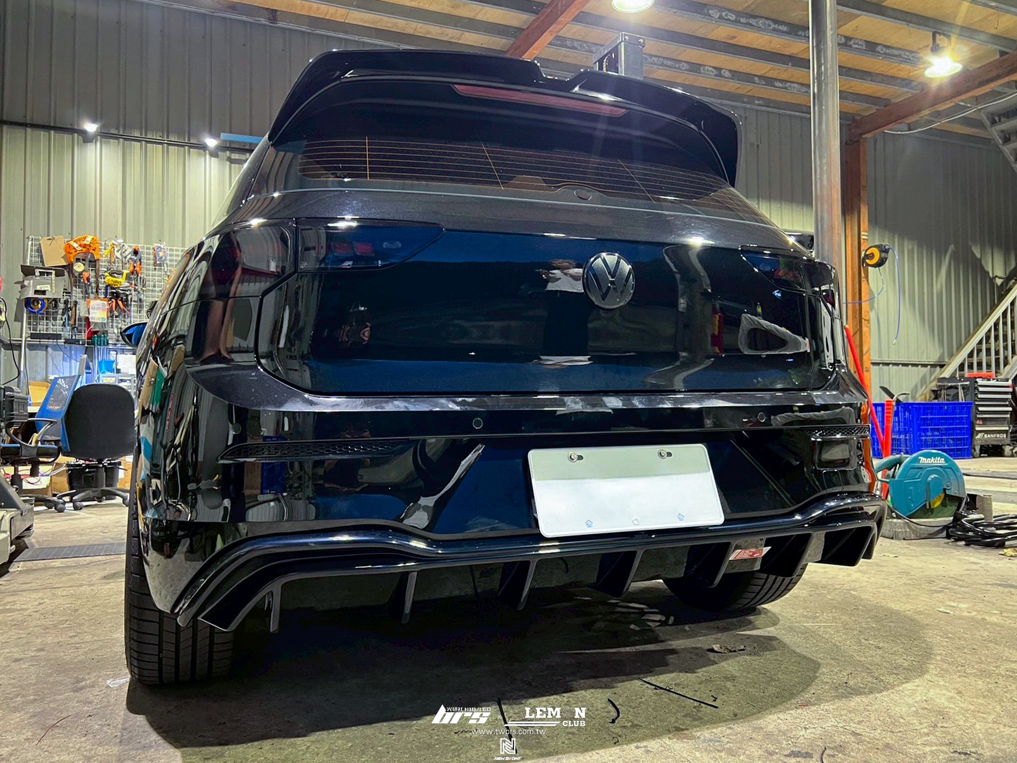 Volkswagen Golf 8.5 安裝 MAXTON後下擾流