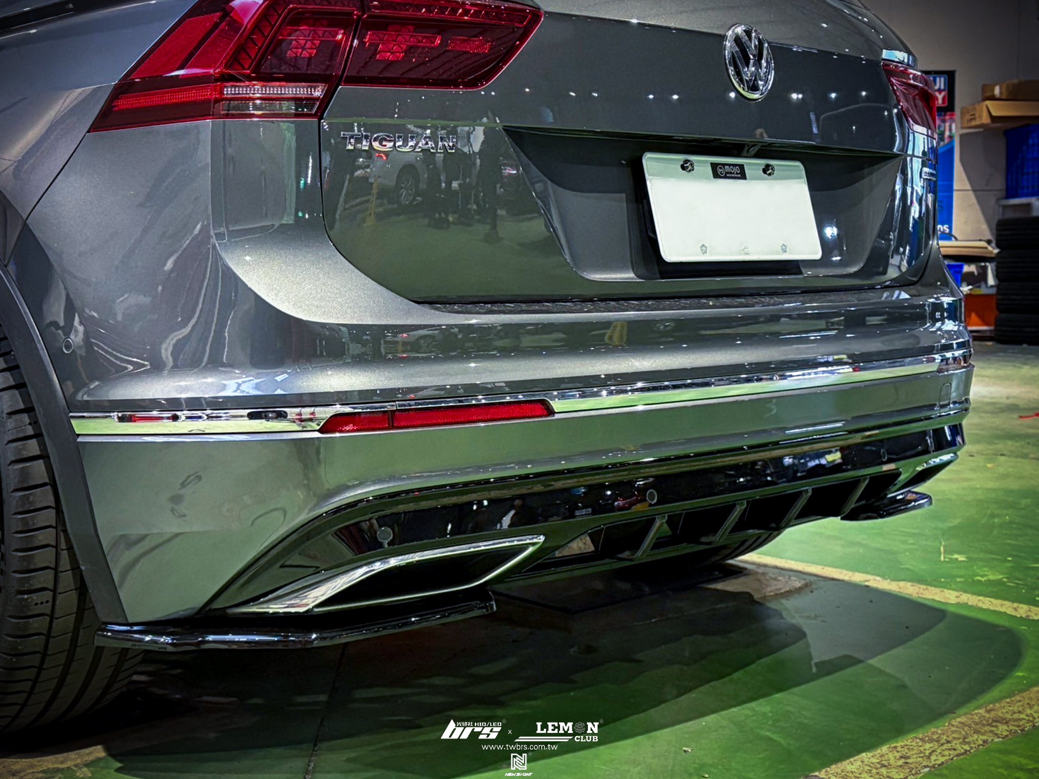 Volkswagen New Tiguan R-Line 安裝 類MAX後下包角+專用尾門燈+後下擾流