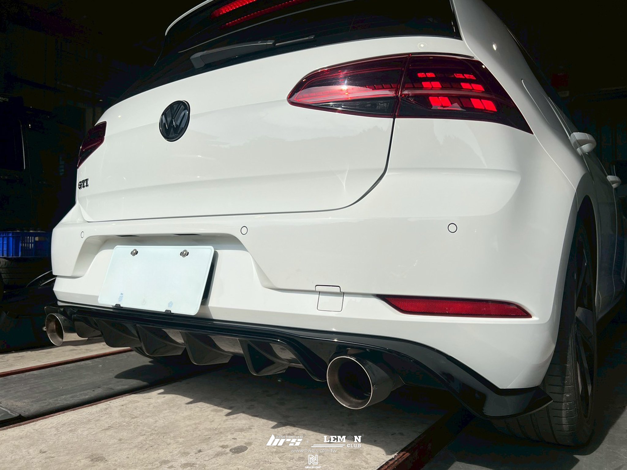Volkswagen Golf 7.5 GTI 安裝 副廠三件式前下巴+TCR副廠後下擾流