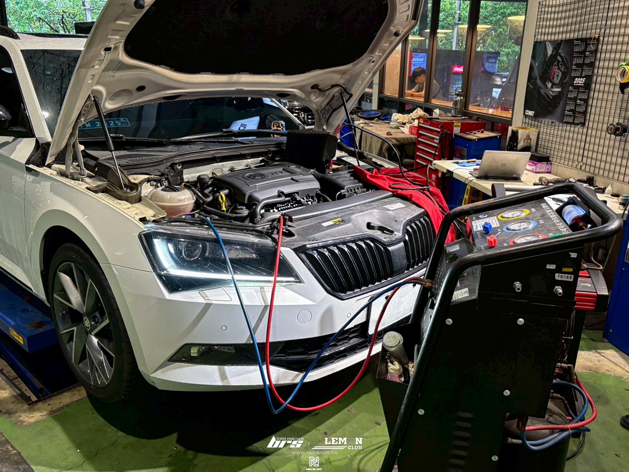 Skoda Superb 保養 冷氣循環系統清洗+冷凍油更換