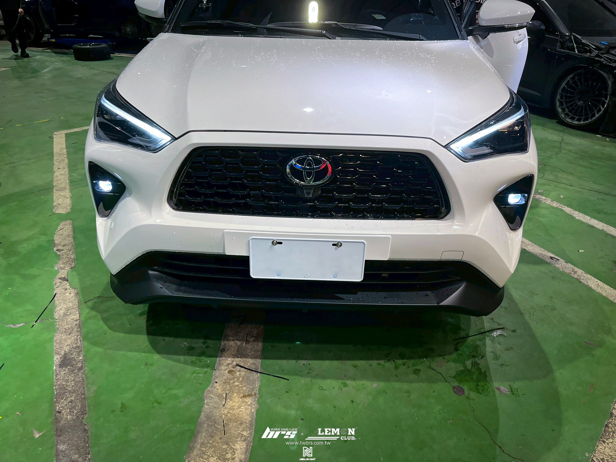 Toyota Yaris Cross 安裝 原廠霧燈總成