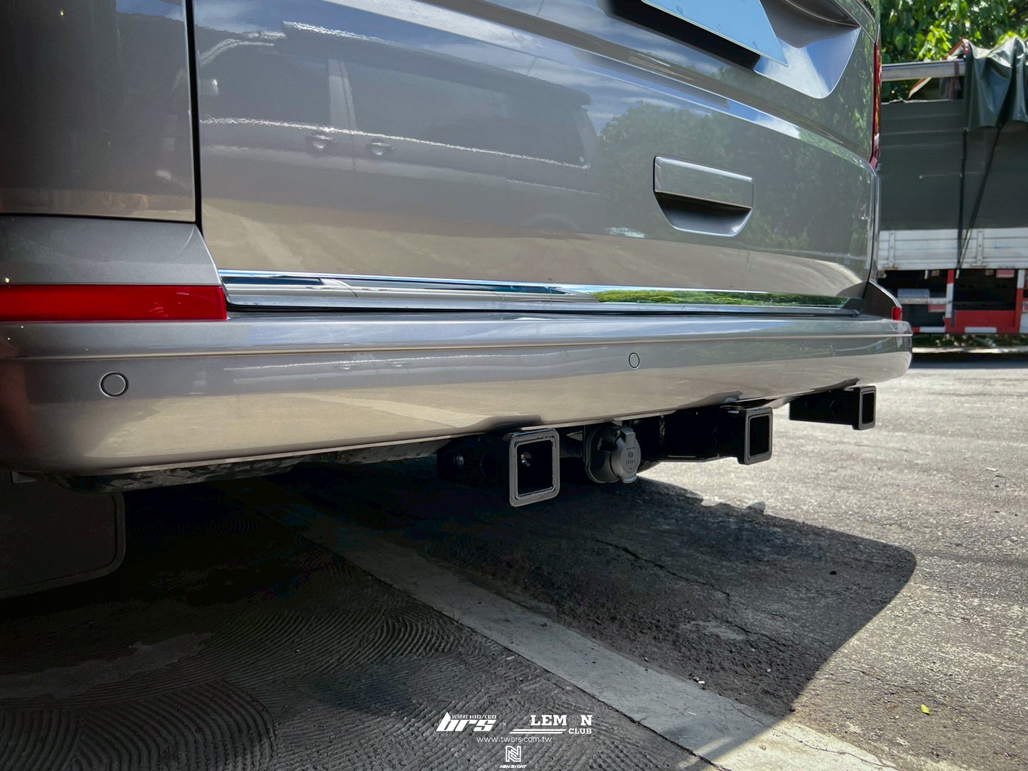 Volkswagen T6.1 安裝 美式三孔拖車勾(載重加強版)+原廠拖車勾線組