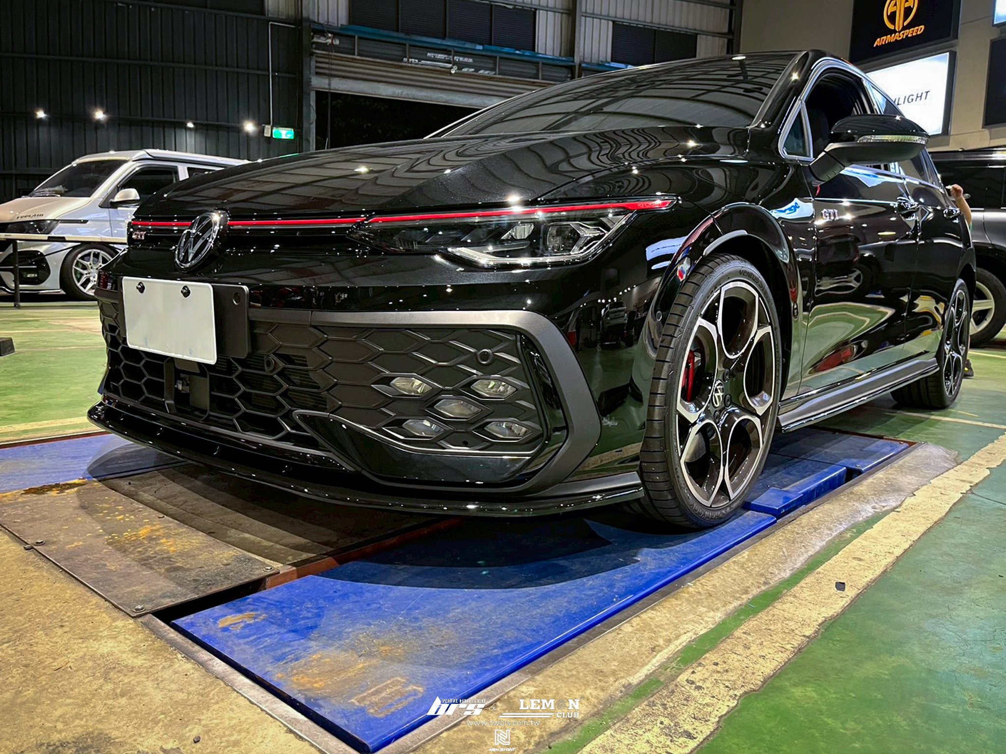 Volkswagen Golf 8.5 GTI 安裝 類MAX前下巴+類MAX側裙+類MAX後下巴