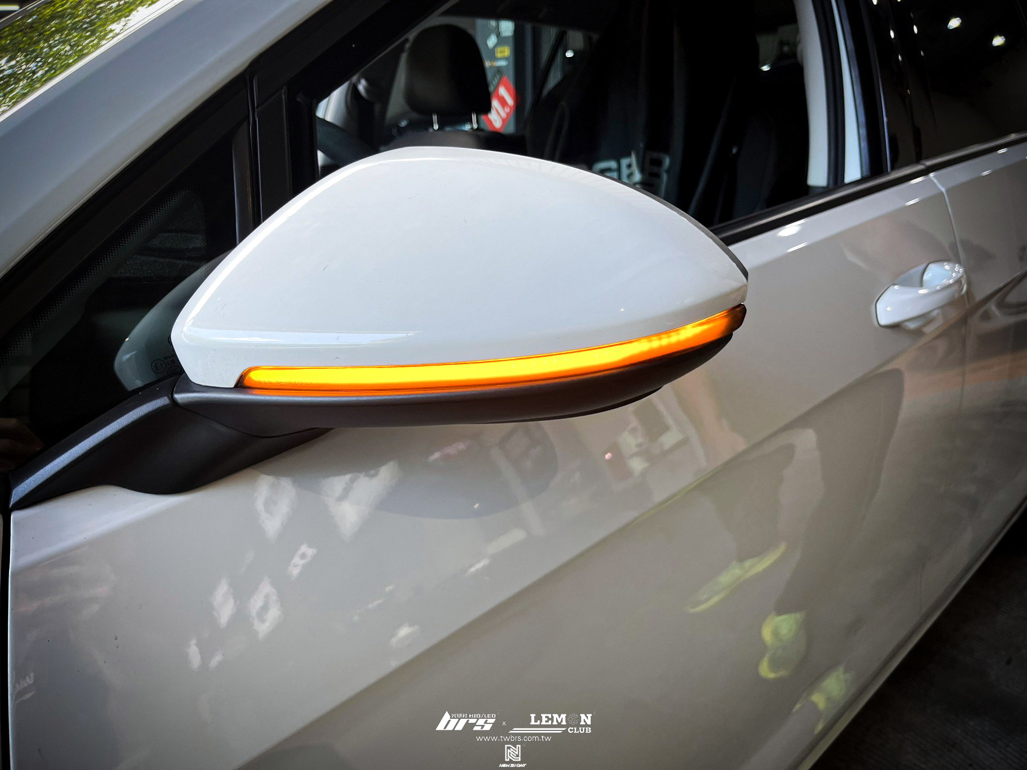 Volkswagen Golf 7 安裝 後視鏡流水方向燈