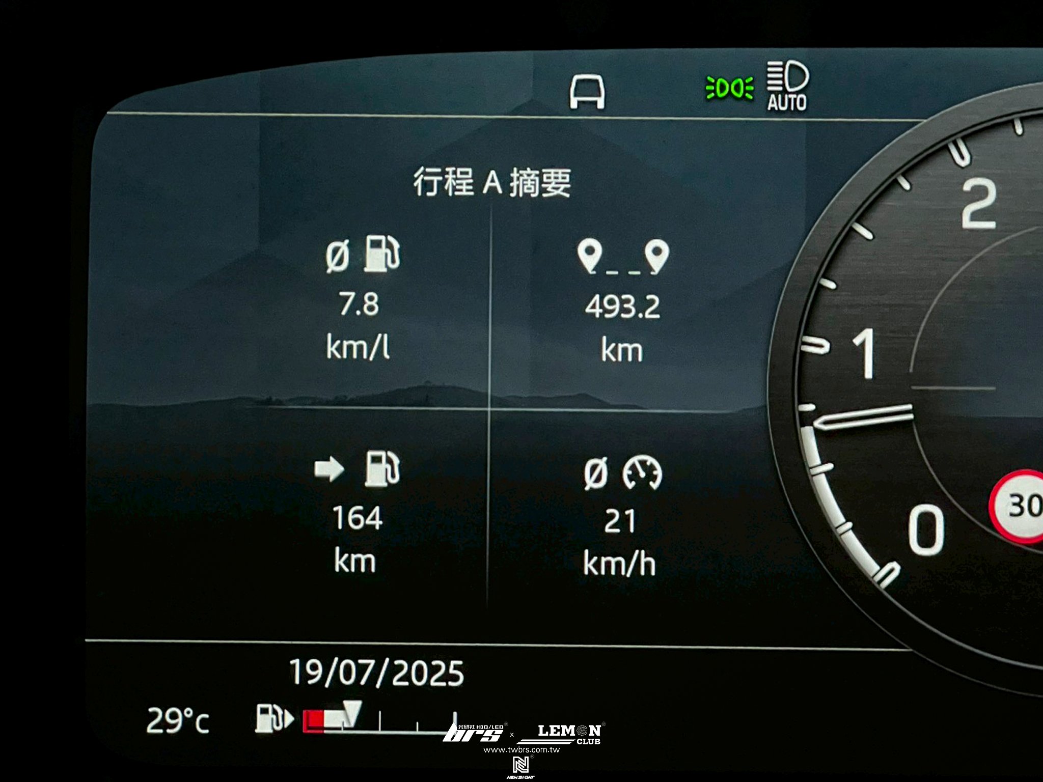 Land Rover Defender 110 保養 油耗L/100KM更改為KM/L