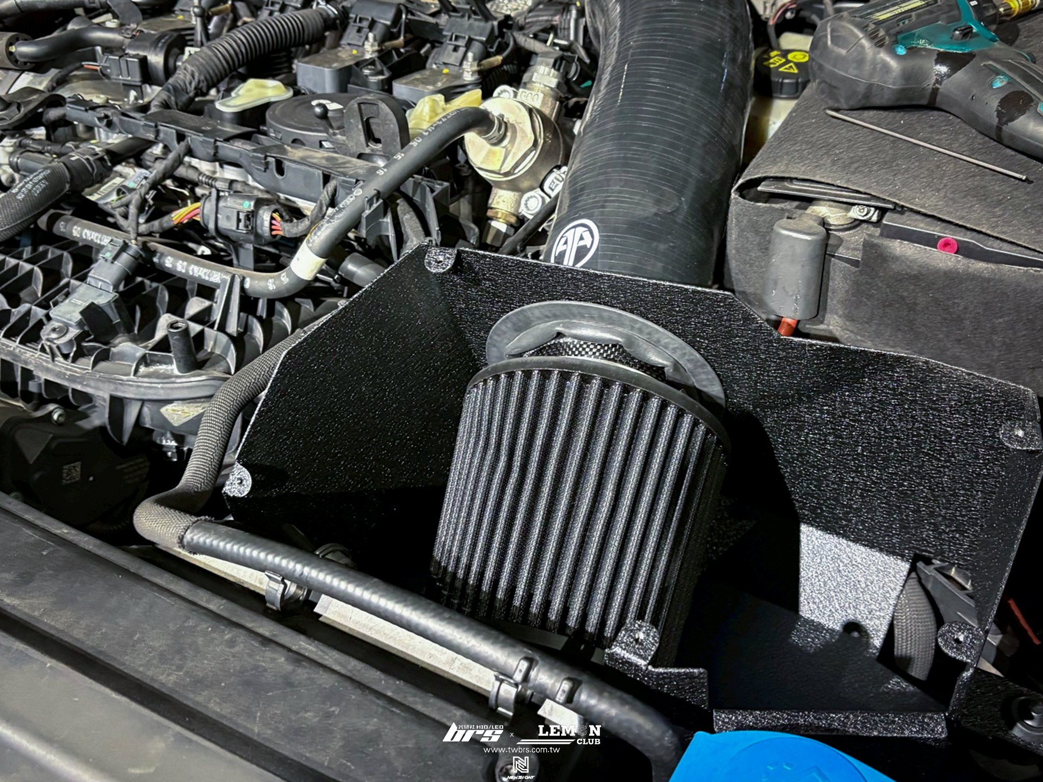 Skoda Octavia RS 安裝 LUFI四代全液晶OBD多功能儀表+副廠後下擾流+EA888鋁合金進氣系統