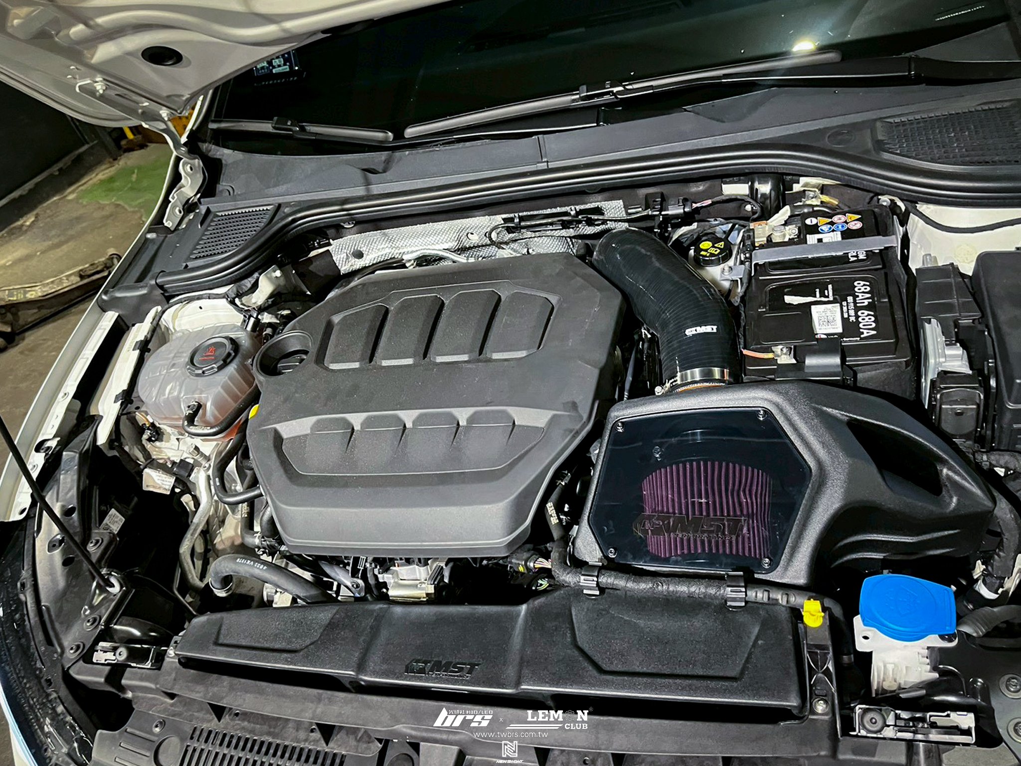 Volkswagen Golf 8 GTI 安裝 MST進氣系統