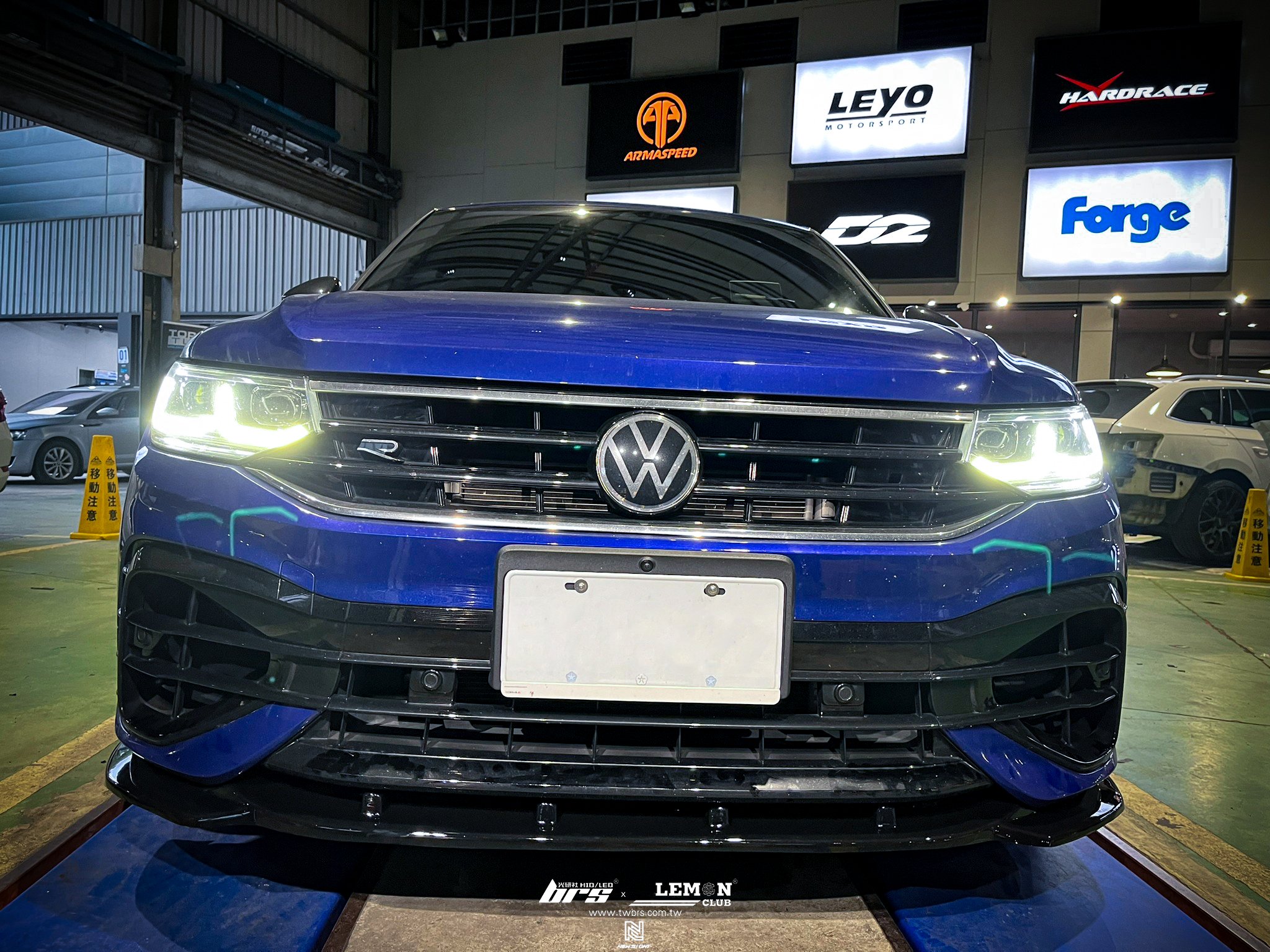 Volkswagen Tiguan R 安裝 類Max前下巴+類Max側裙