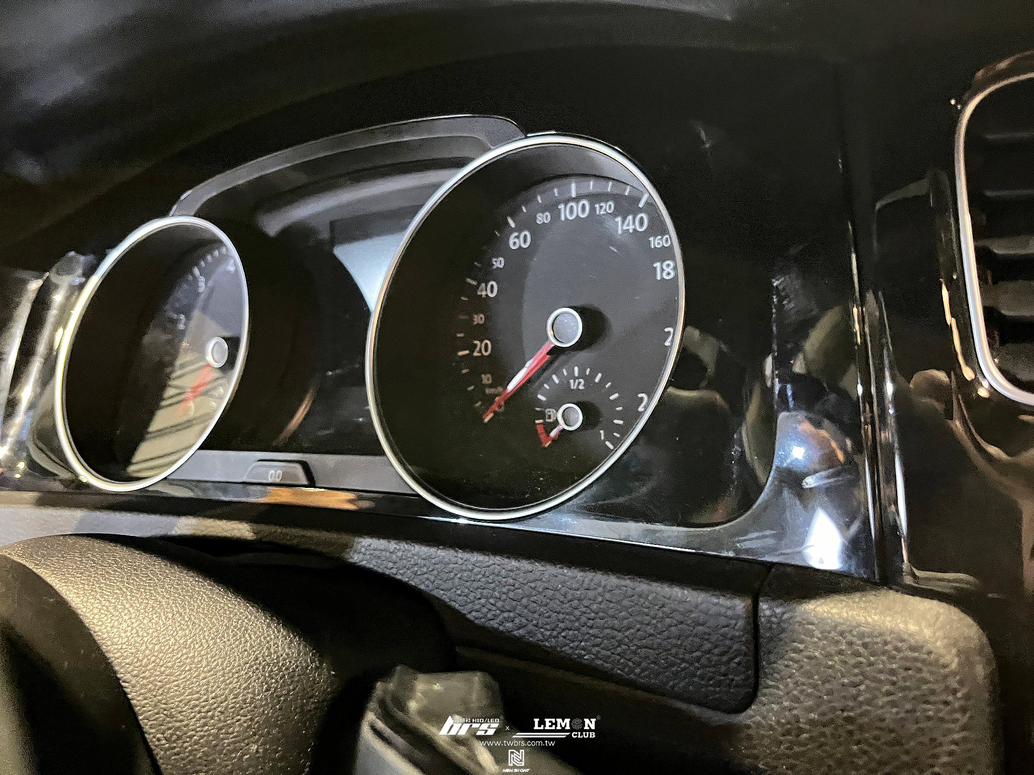 Volkswagen Golf 7 安裝 儀表框+冷氣框+排檔框+內裝飾板+副駕儀表台飾條