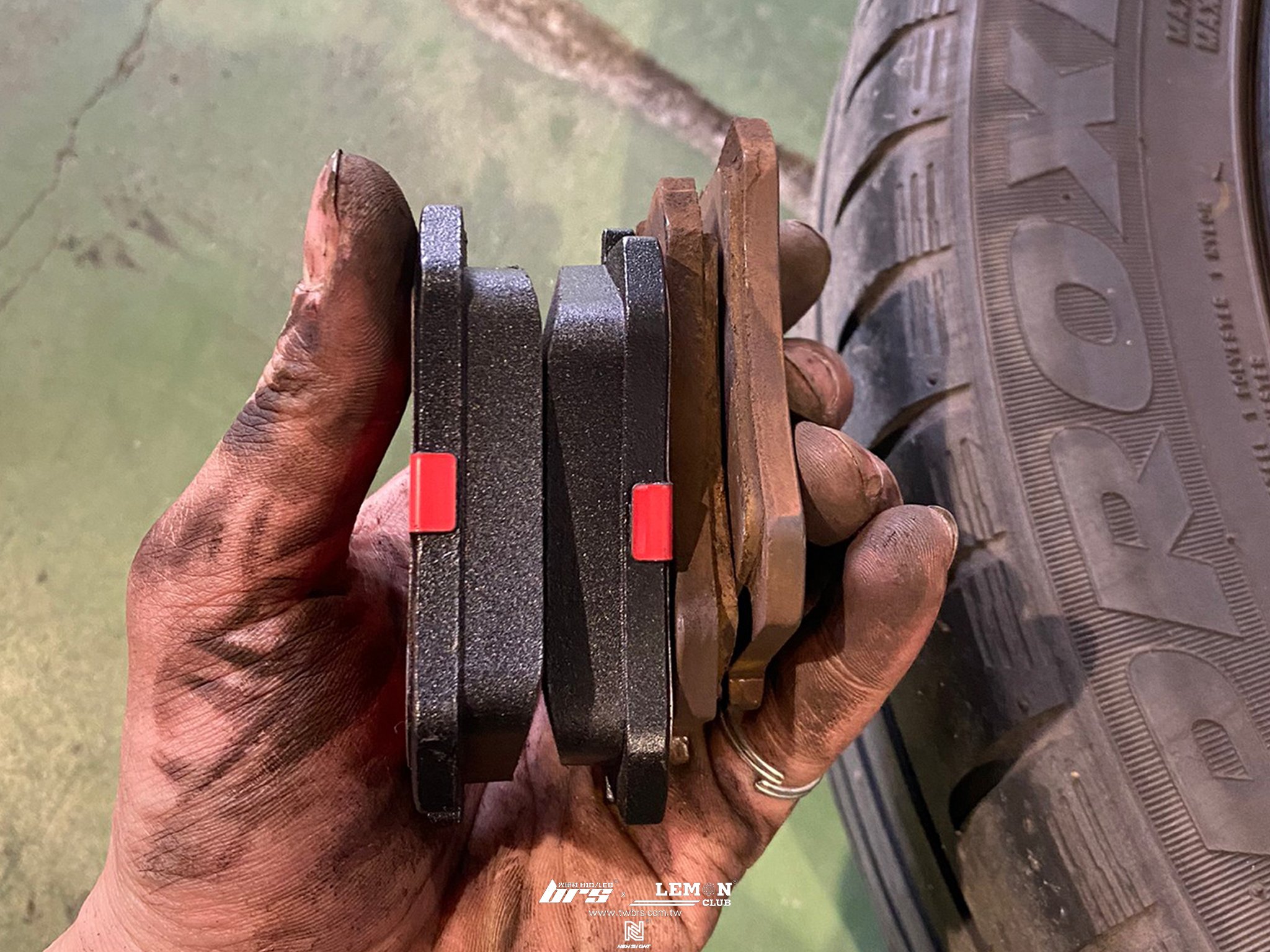 Skoda Fabia 保養 德國Rheinol萊茵機油5W30更換+原廠機油芯更換+原廠洩油螺絲+墊片更換+鹵素燈泡更換+後Brembo來令片(紅皮)